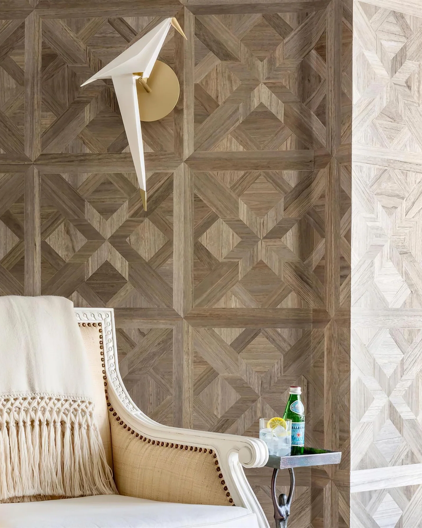 Avian Serenity Wall Lamp