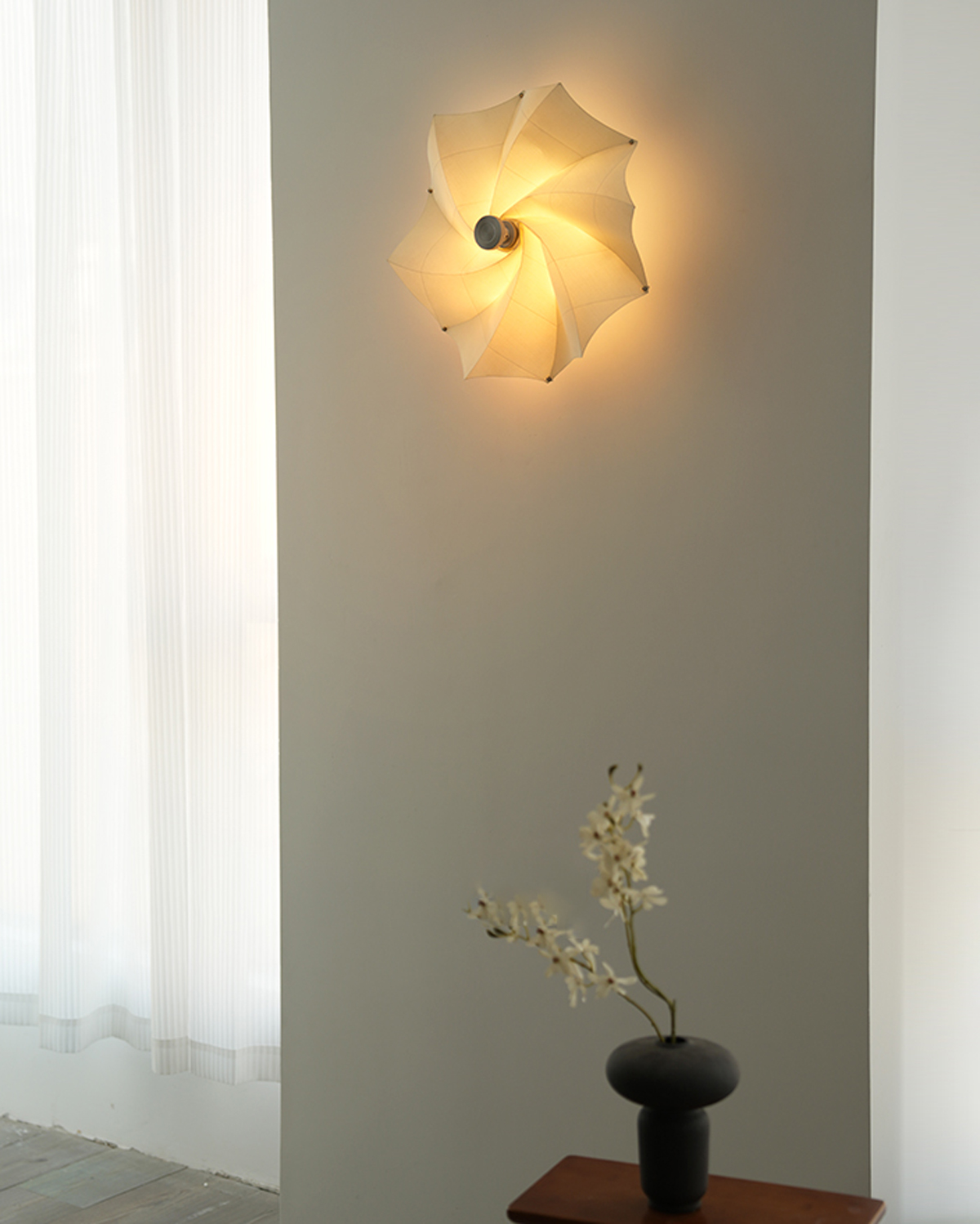 Bloom Wall Lamp