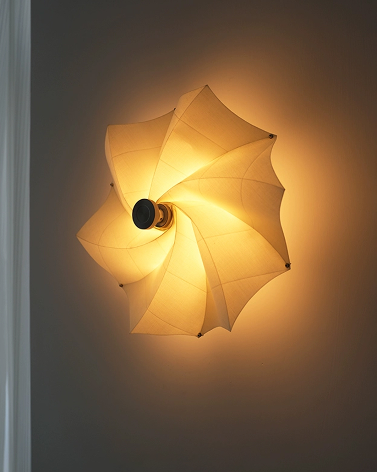 Bloom Wall Lamp