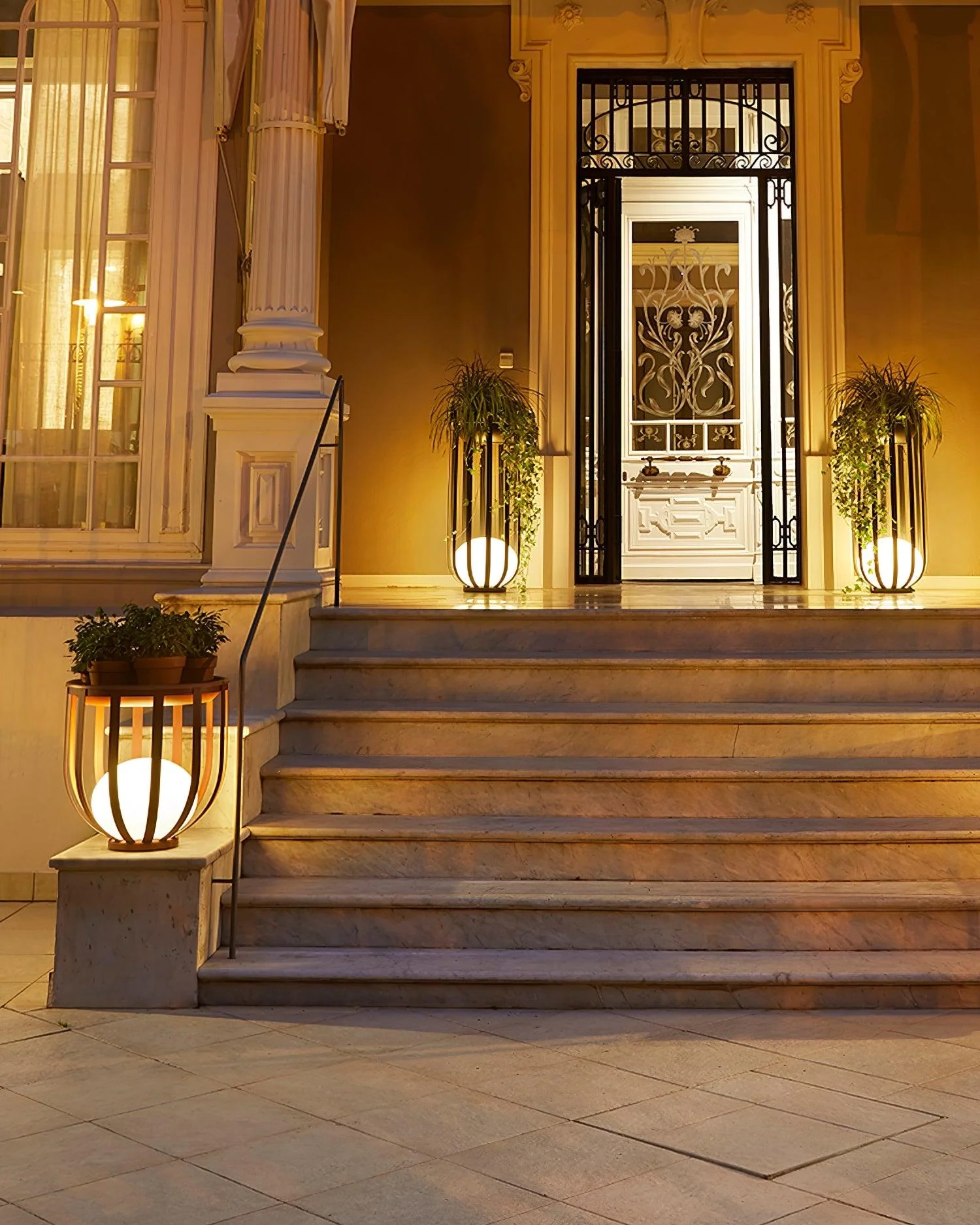 Bols Outdoor Garden Lamp