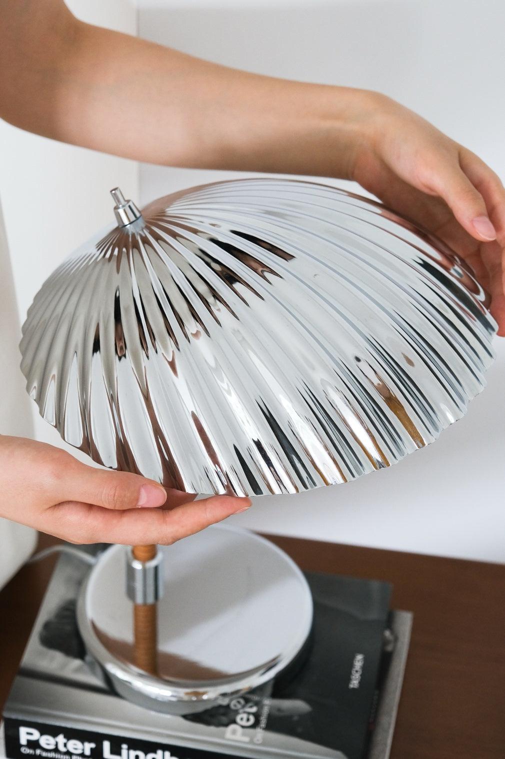 Brass Shell Table Lamp-elegalight