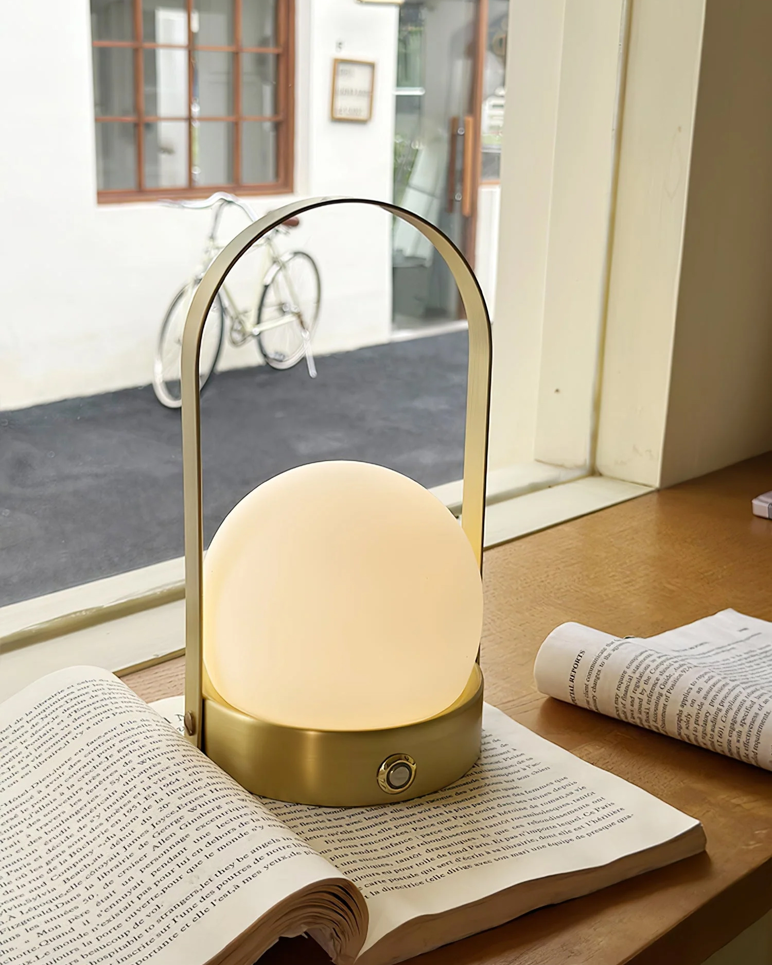 Carrie Built-in Battery Table Lamp