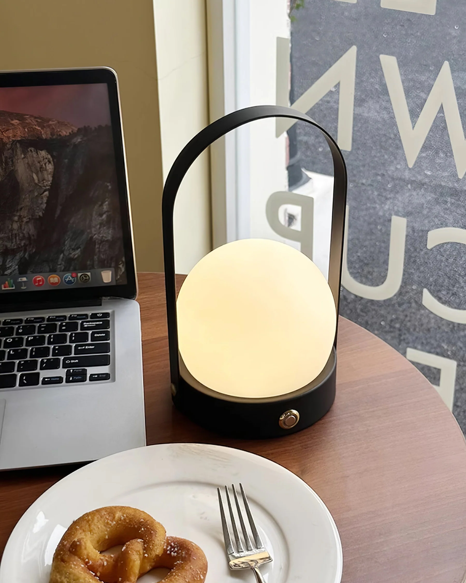 Carrie Built-in Battery Table Lamp