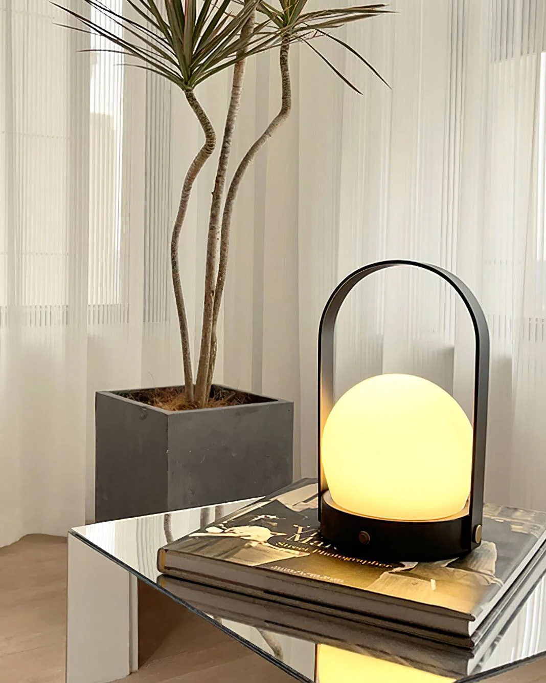 Carrie Built-in Battery Table Lamp