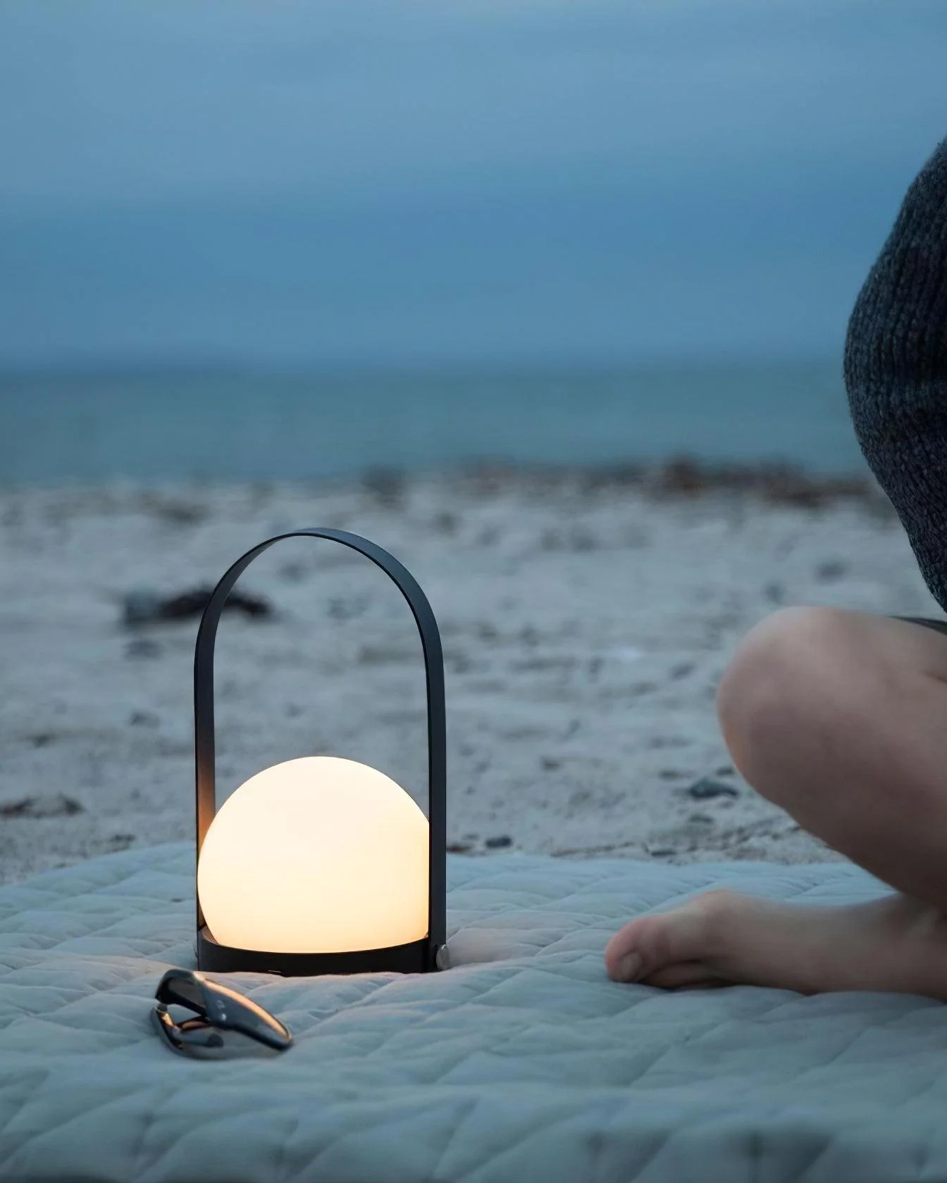 Carrie Built-in Battery Table Lamp