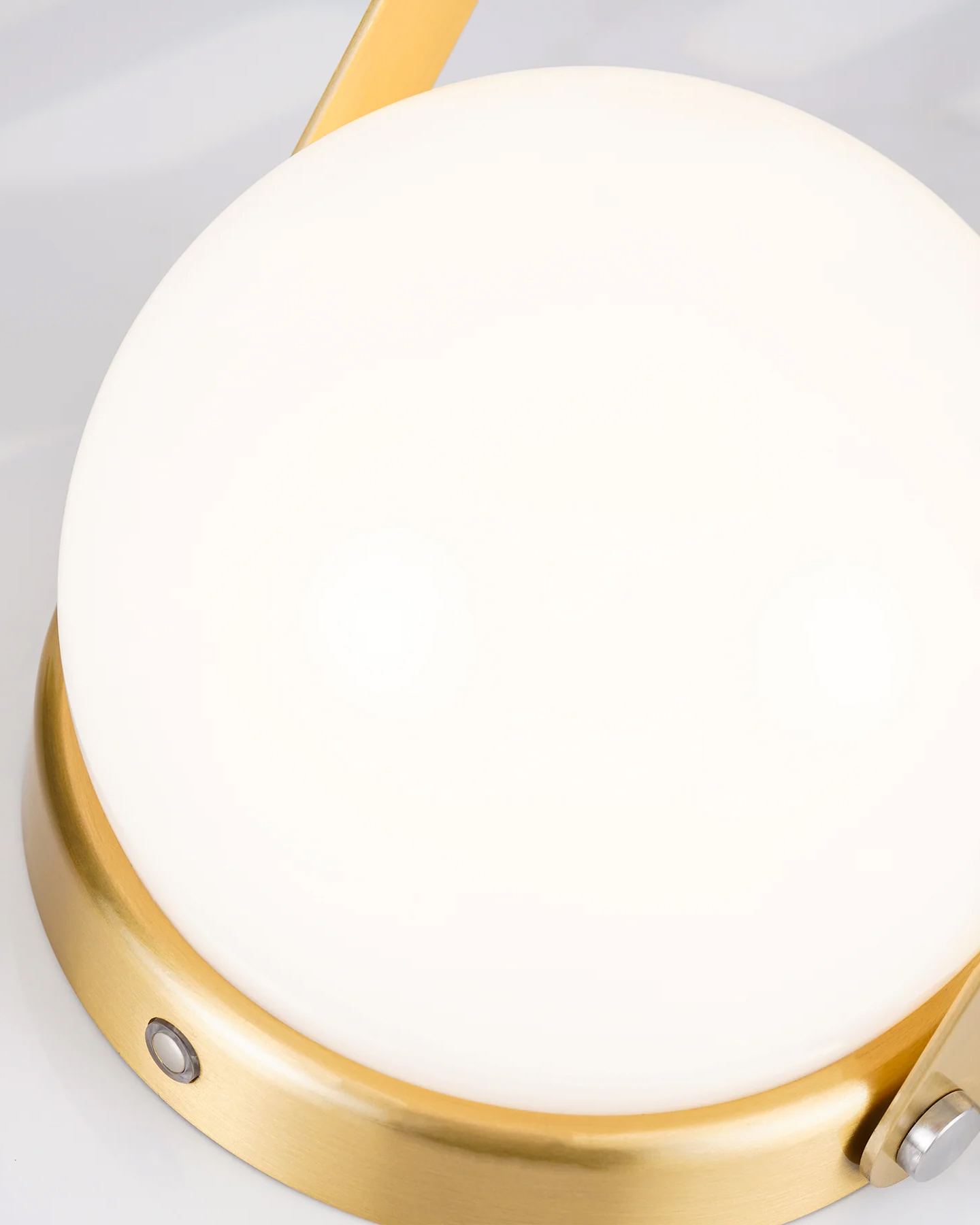 Carrie Built-in Battery Table Lamp