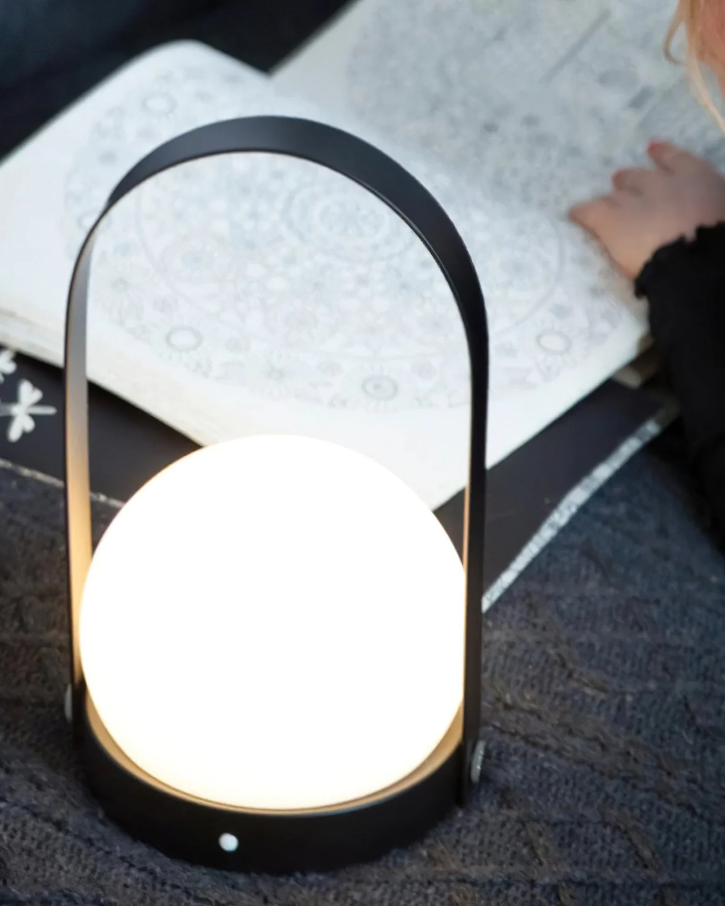 Carrie Built-in Battery Table Lamp