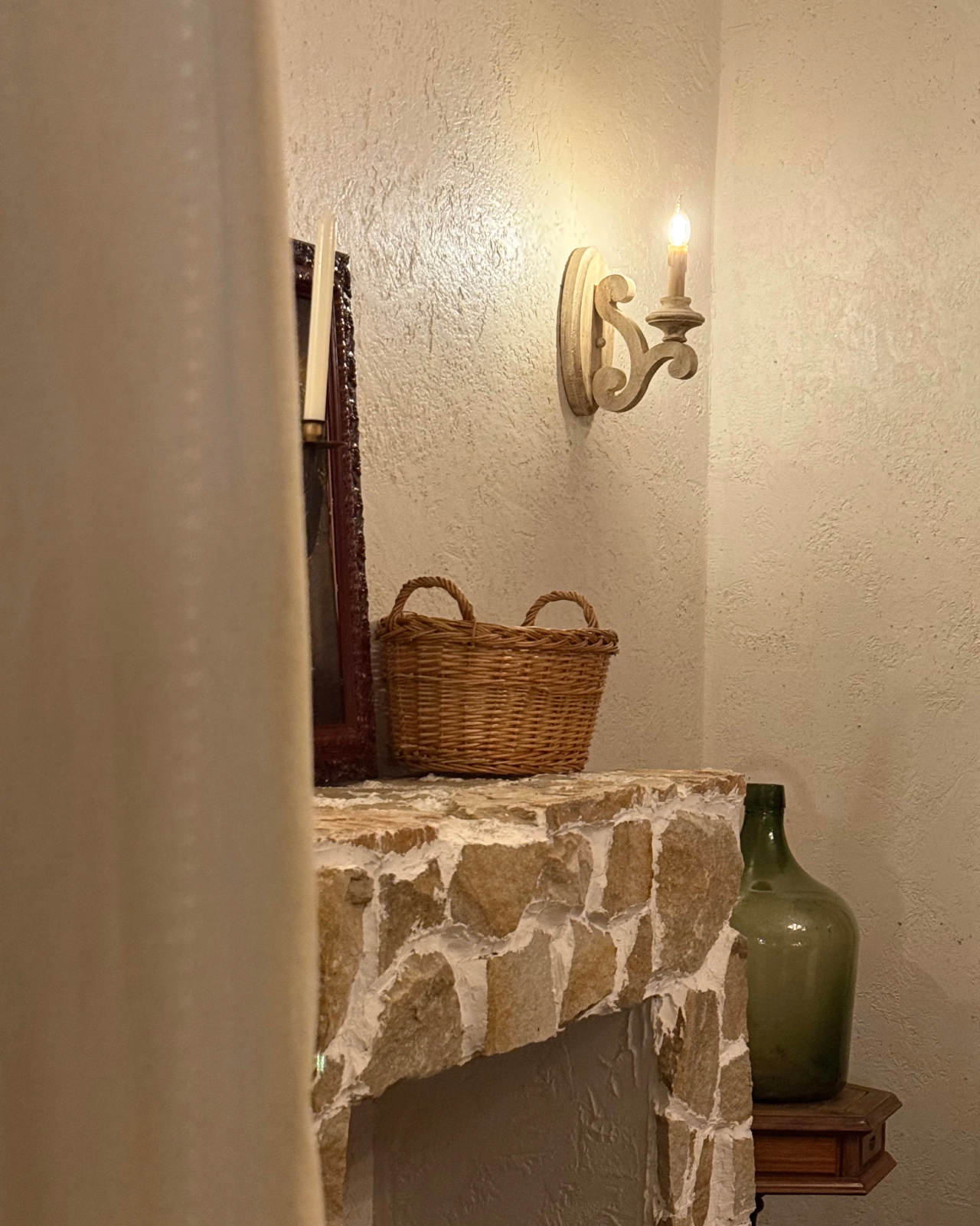 Chateau Ember Wall Lamp 