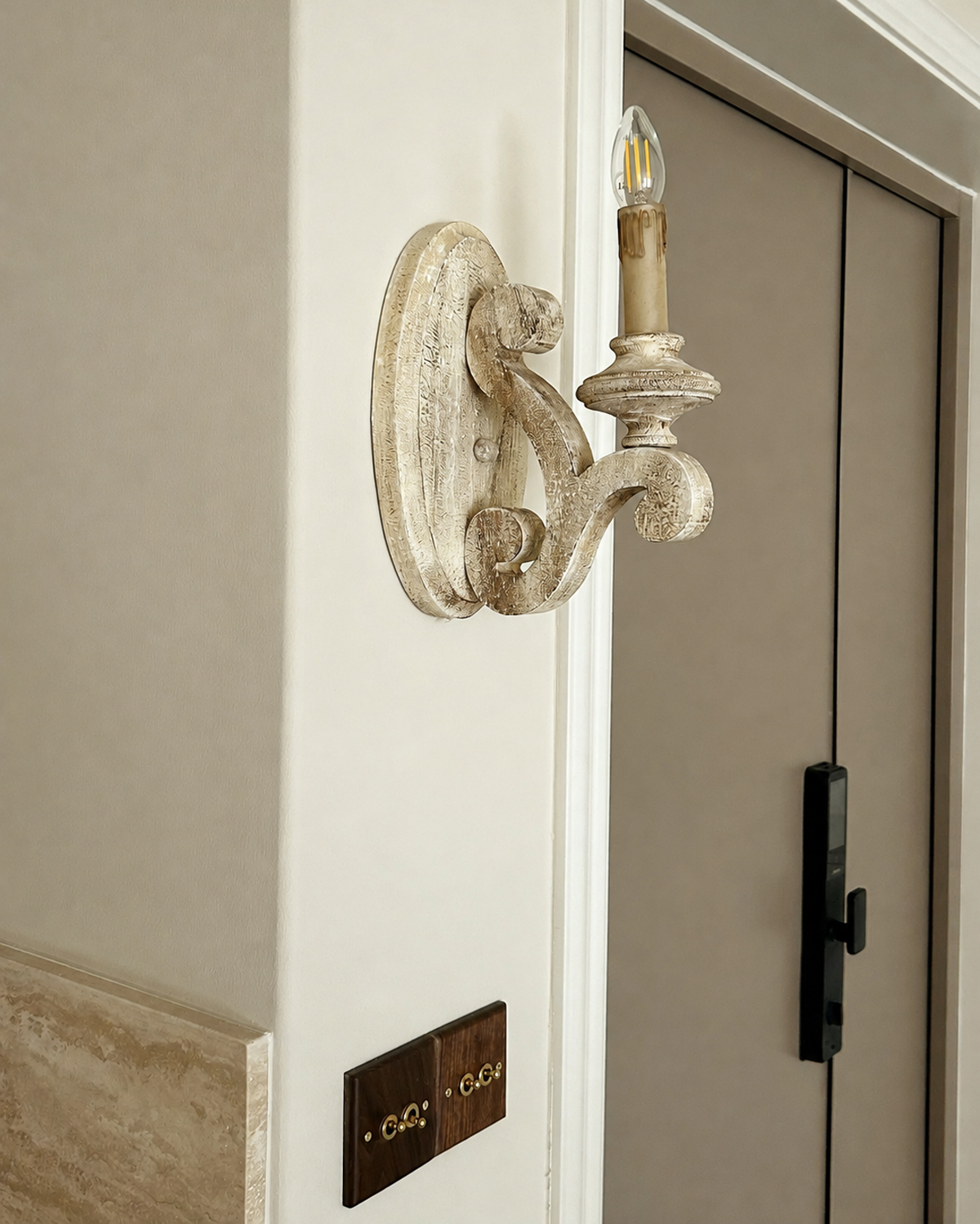 Chateau Ember Wall Lamp 
