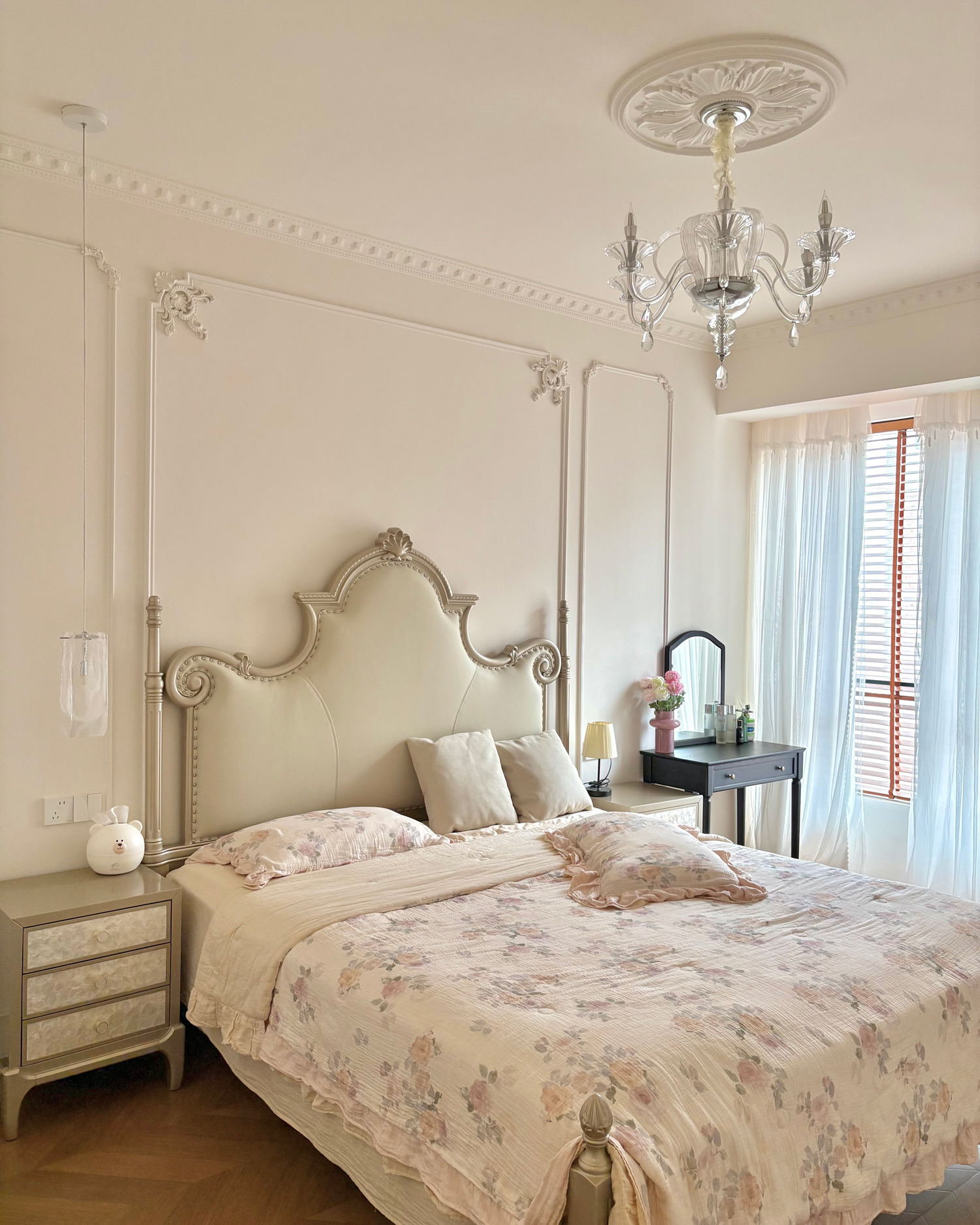 Chateau Lumiere Chandelier