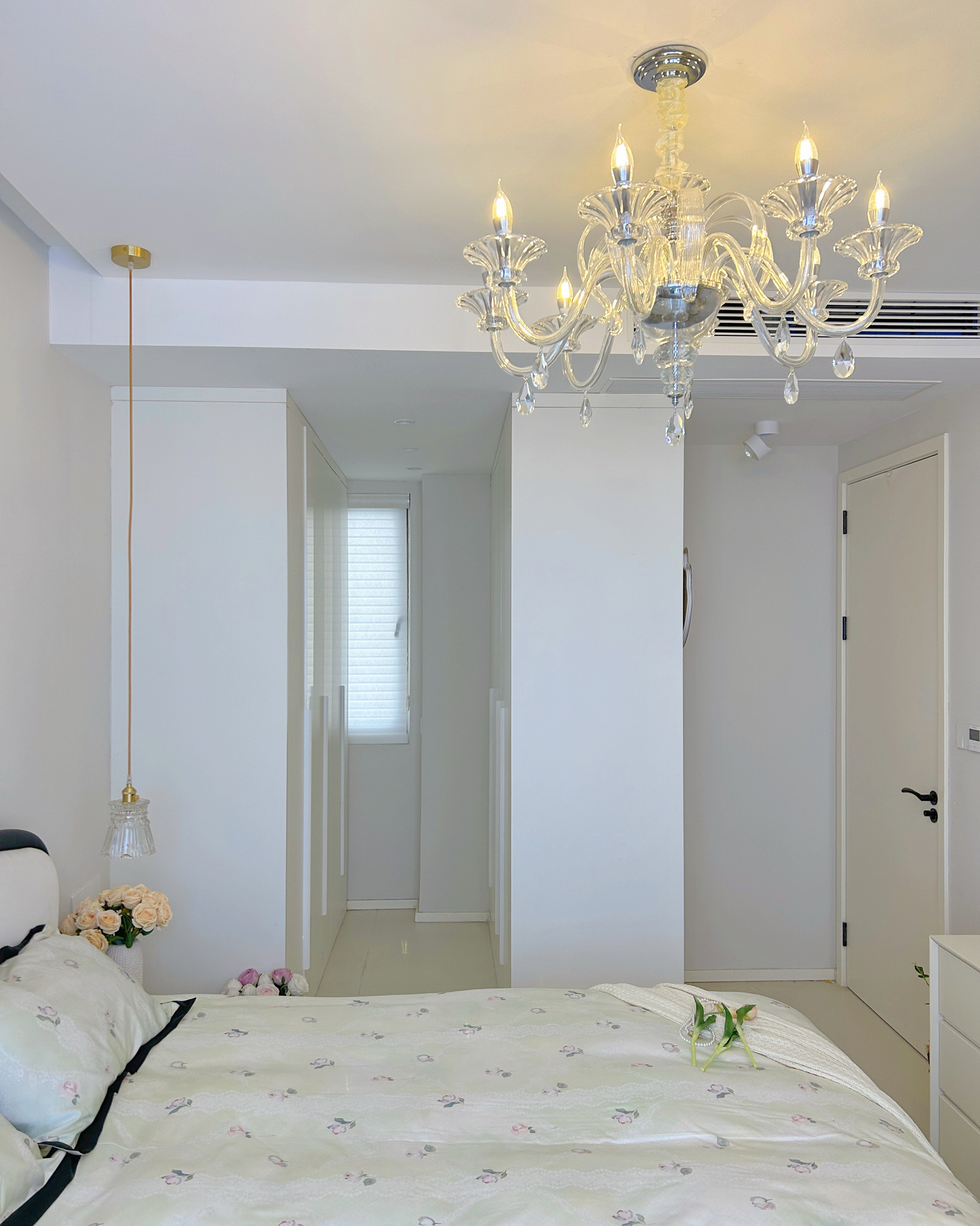 Chateau Lumiere Chandelier