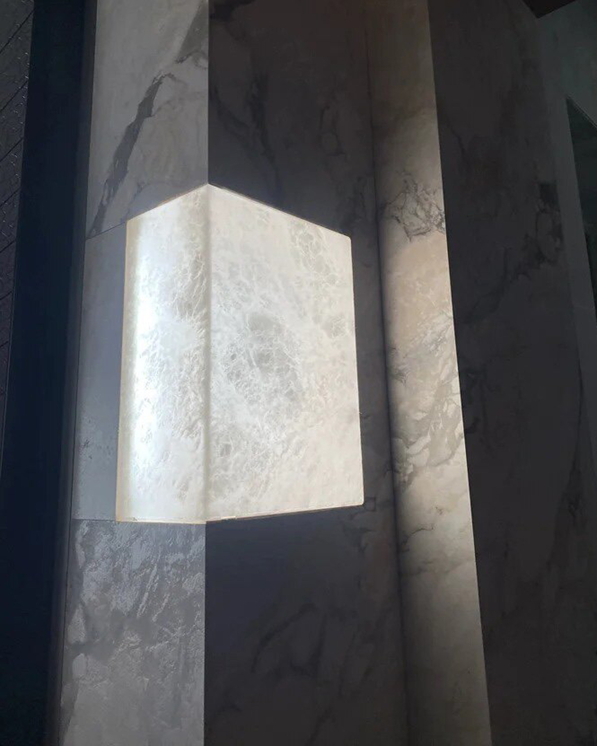 Corner Glow Alabaster Wall Light