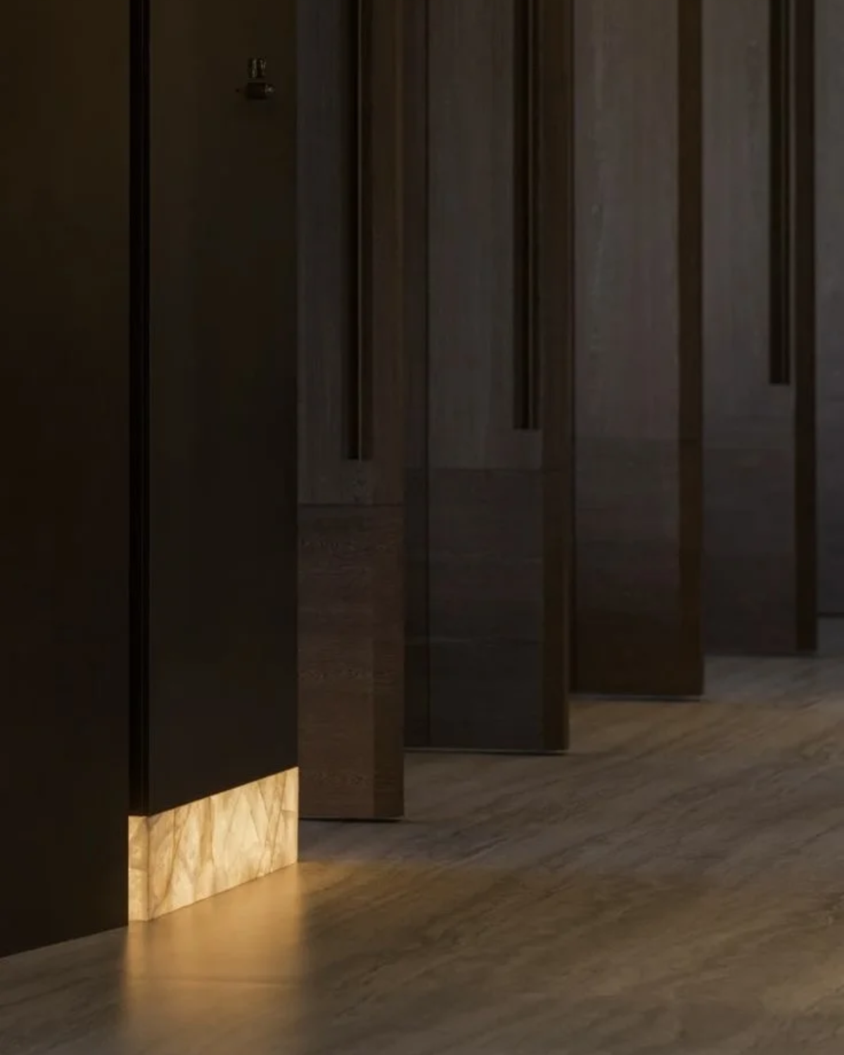 Corner Glow Alabaster Wall Light