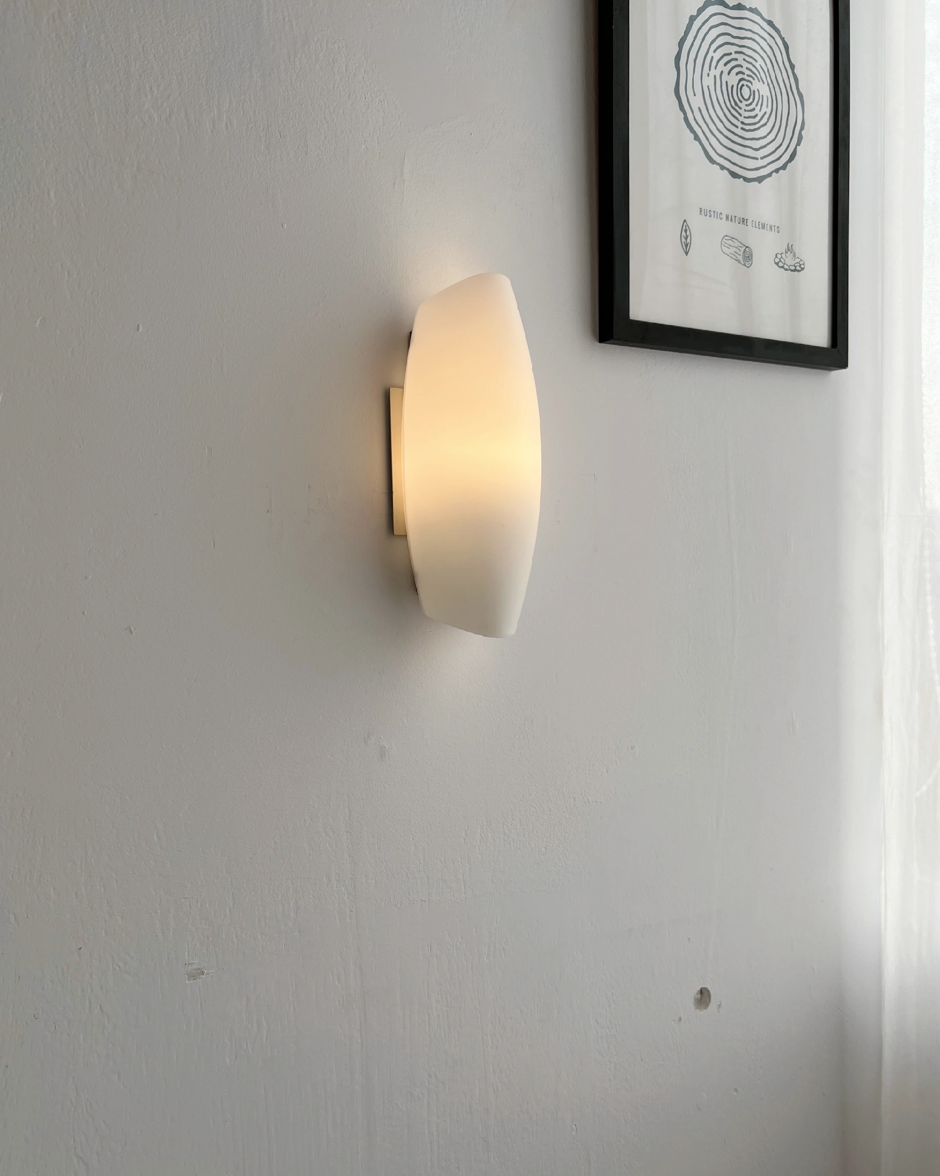 Crema Curve Wall Lamp