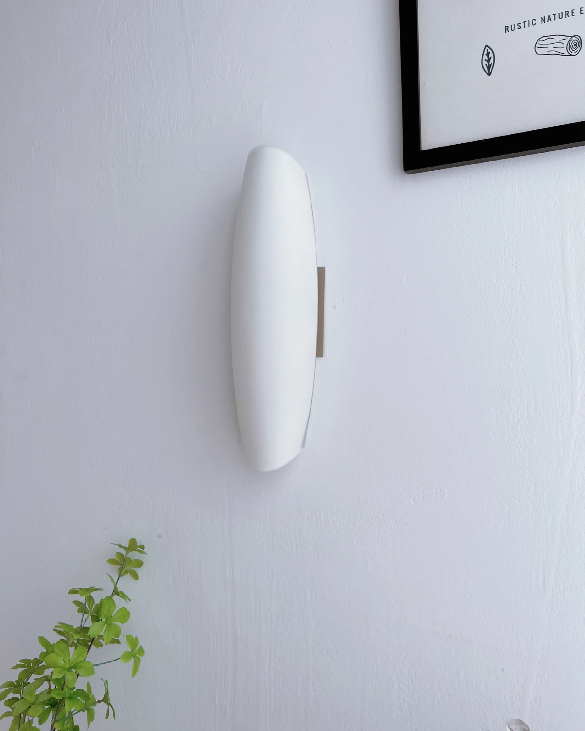 Crema Curve Wall Lamp