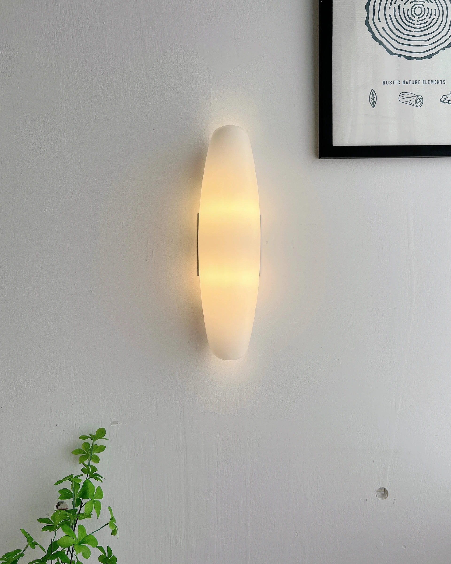 Crema Curve Wall Lamp