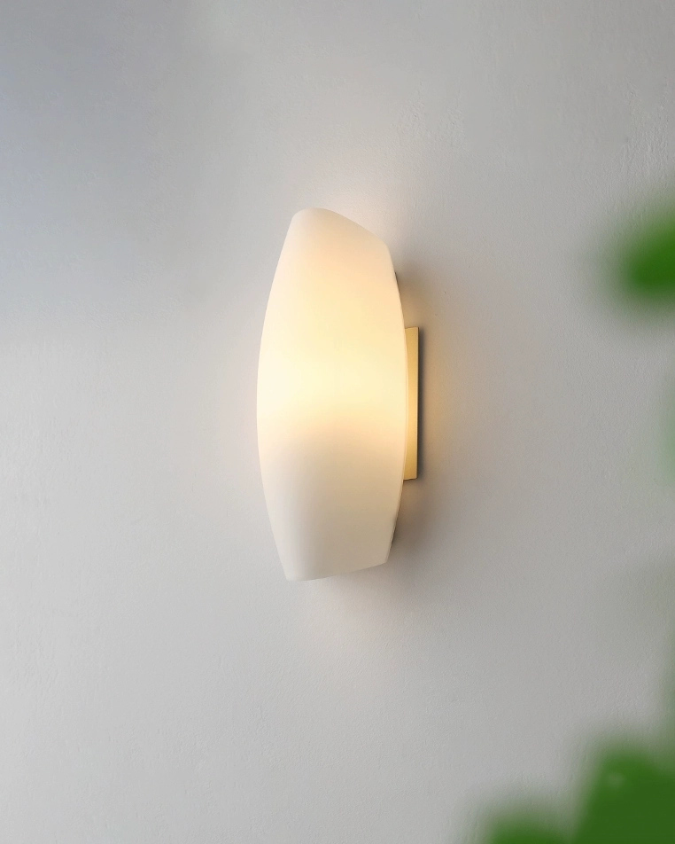 Crema Curve Wall Lamp