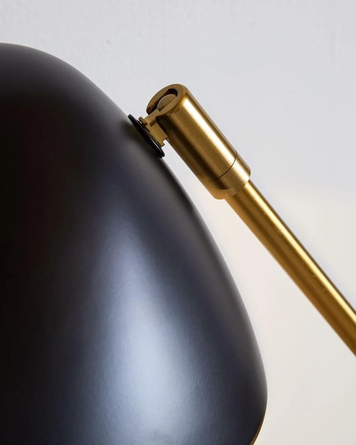 Curvilinear Mid-Century Table Lamp