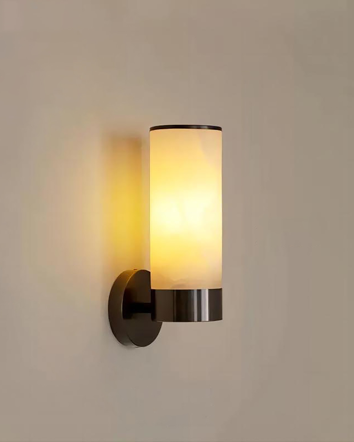 Cylindro Alabaster Wall Light