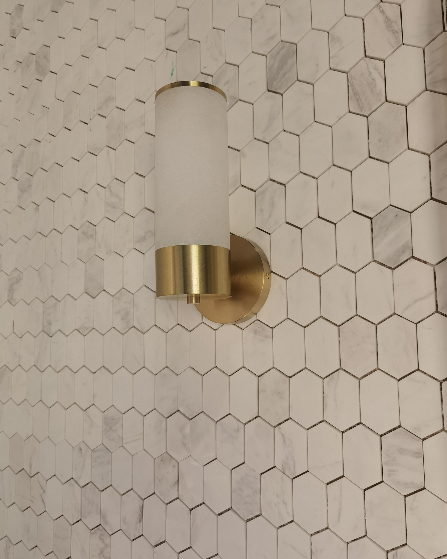 Cylindro Alabaster Wall Light