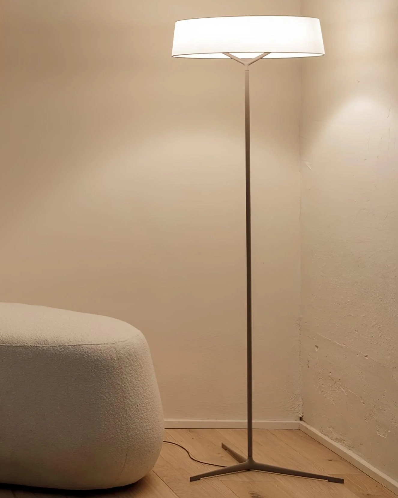Dama Floor Lamp