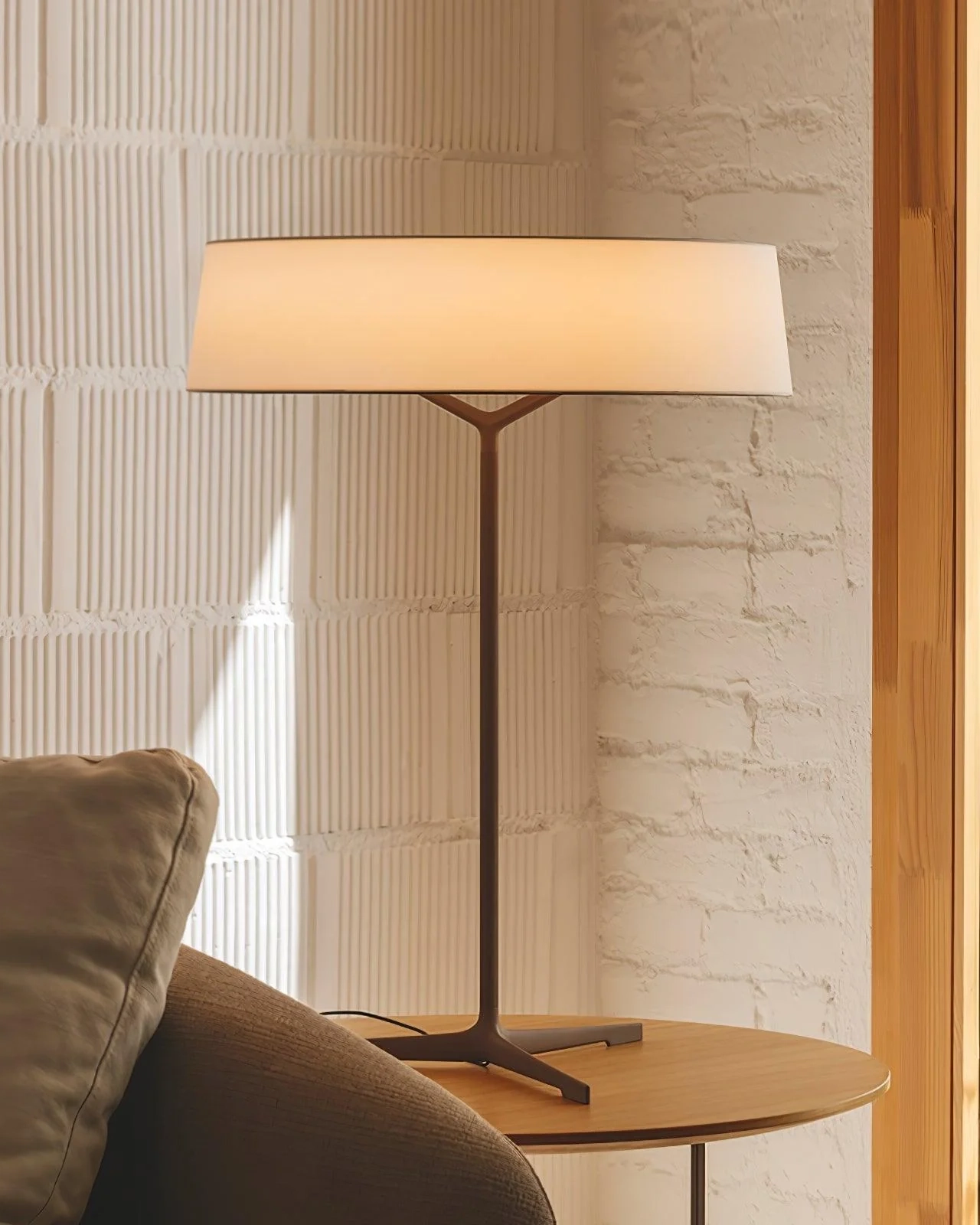 Dama Table Lamp