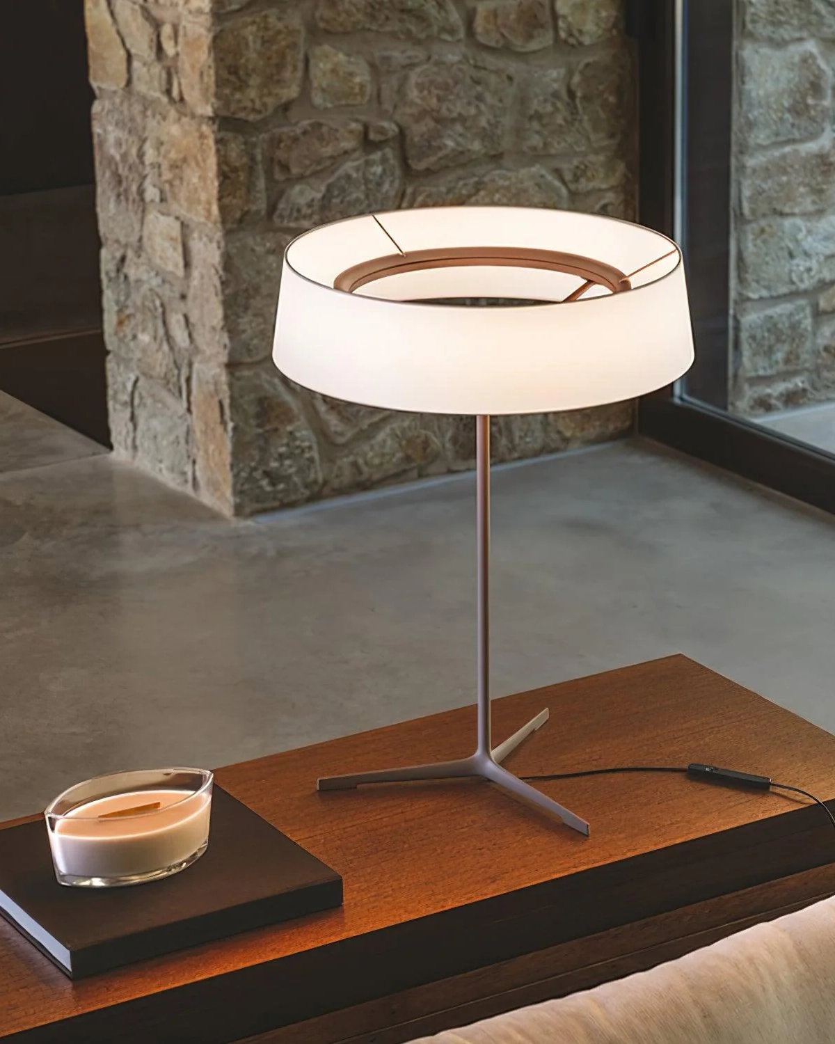 Dama Table Lamp