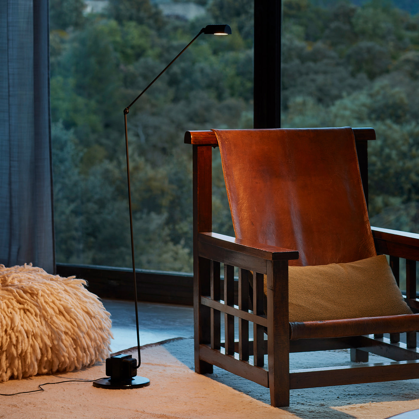 Daphines Floor Lamp-elegalight