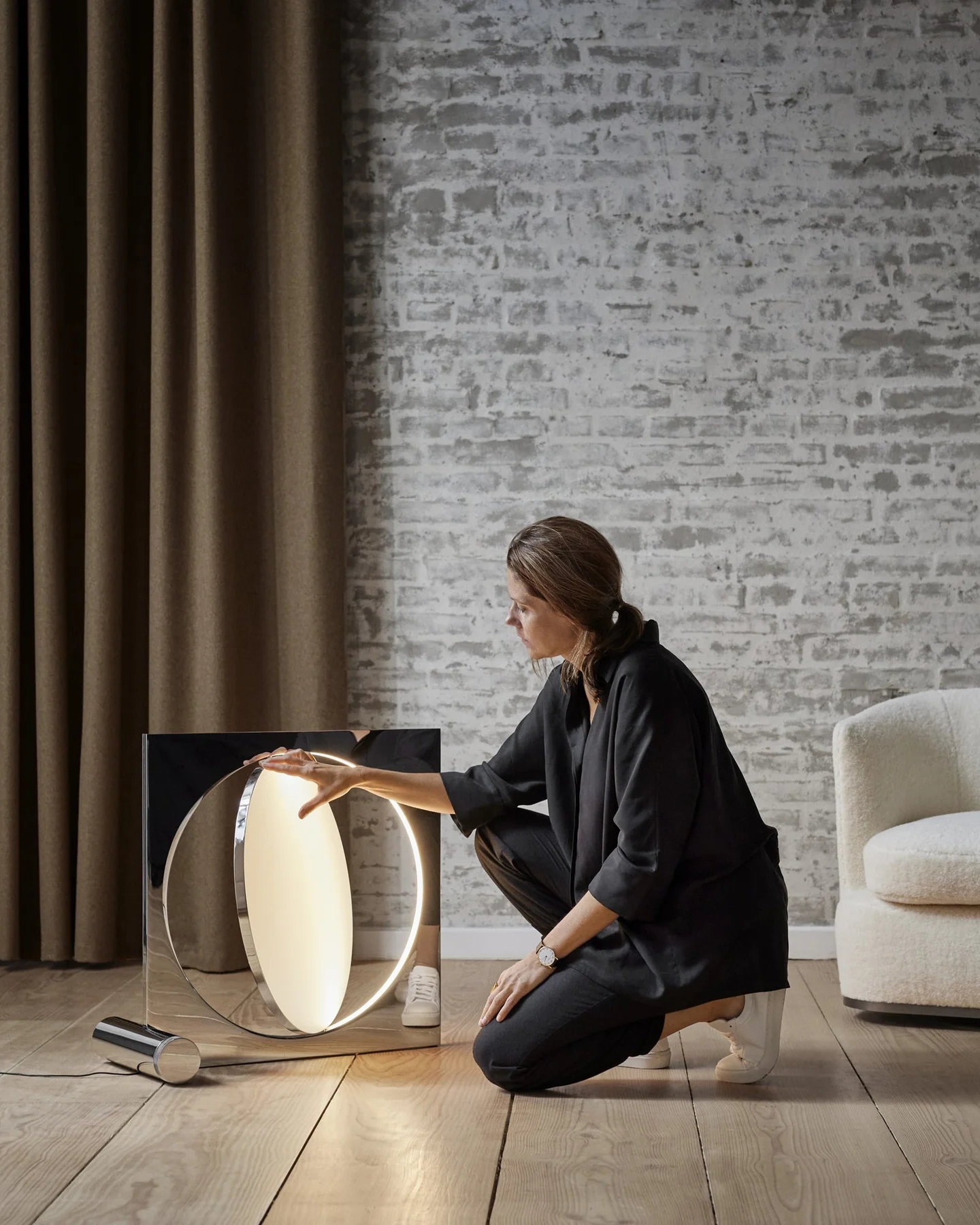 Eclipse Mirror Table Lamp