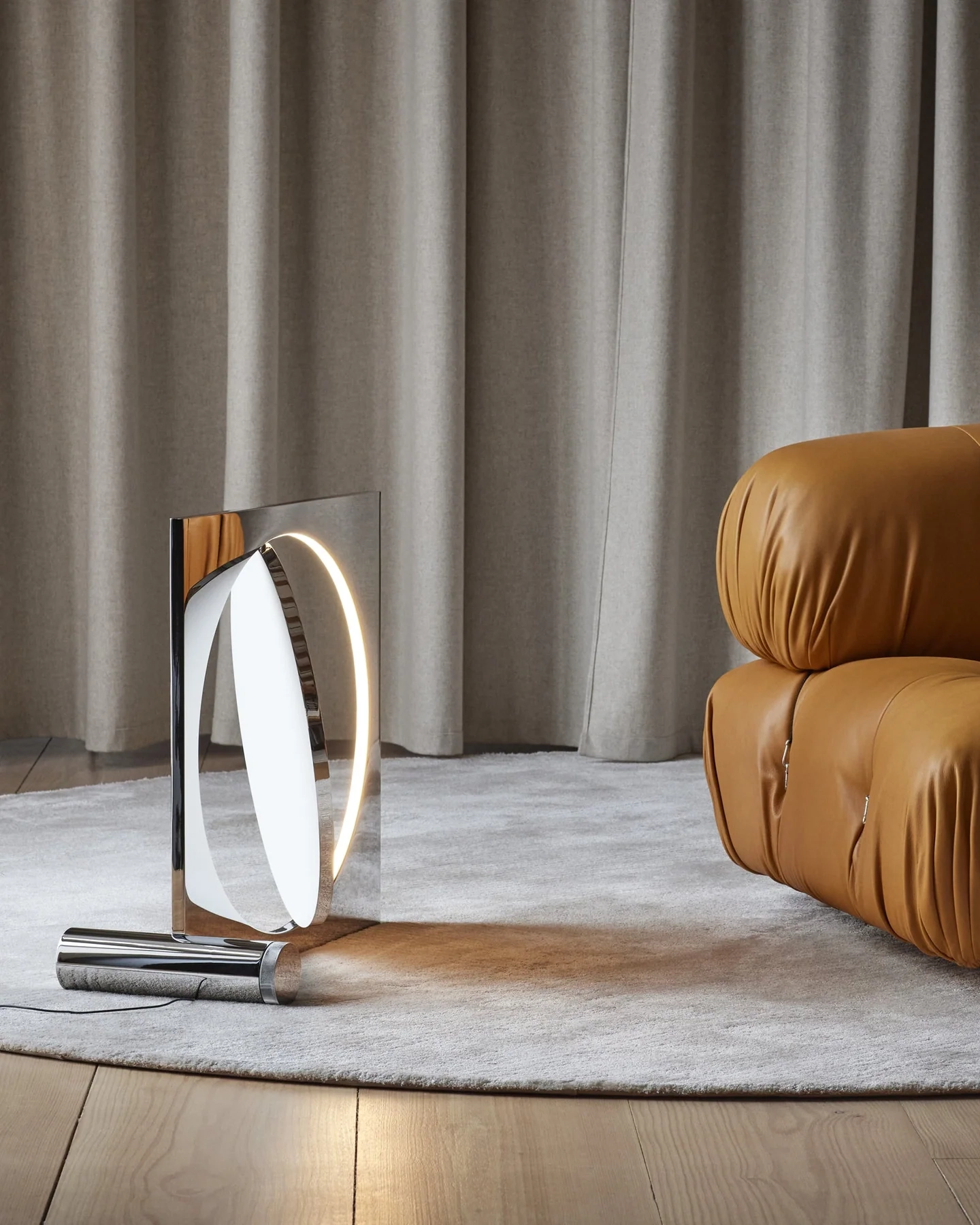 Eclipse Mirror Table Lamp
