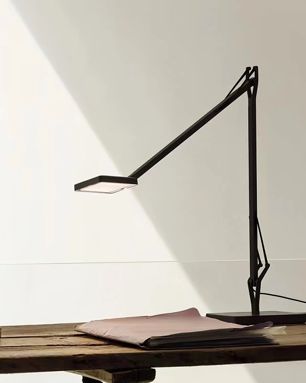 Edge Table Lamp