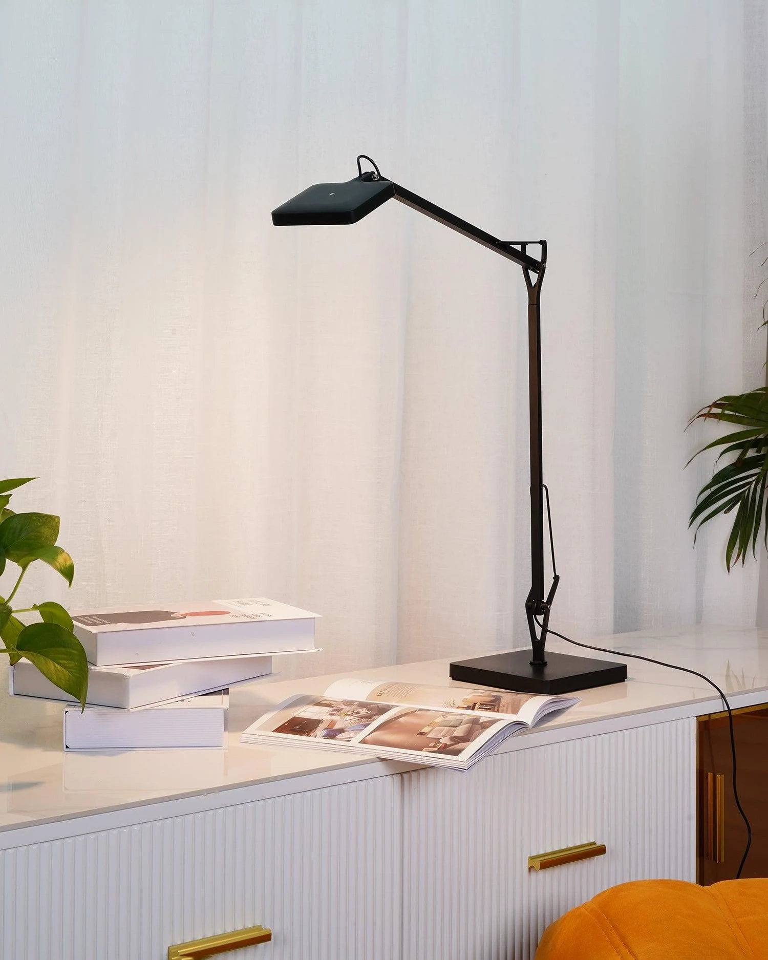 Edge Table Lamp