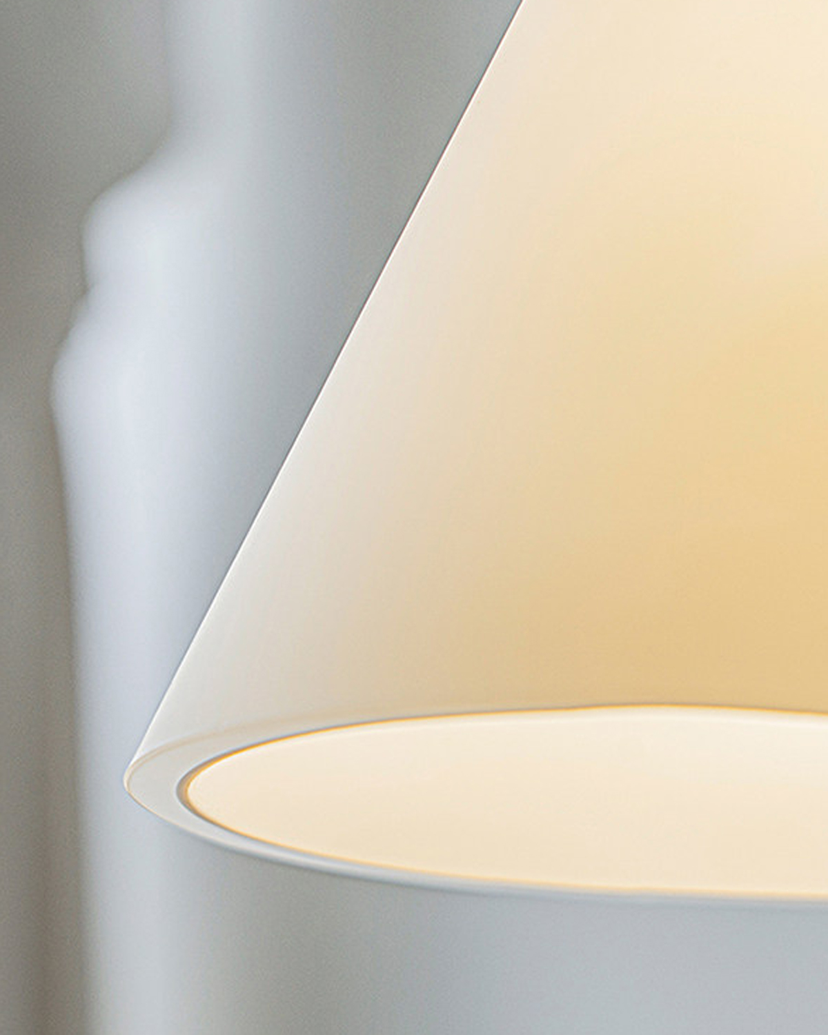 Eloi Vintage Side Table Floor Lamp - White Edition