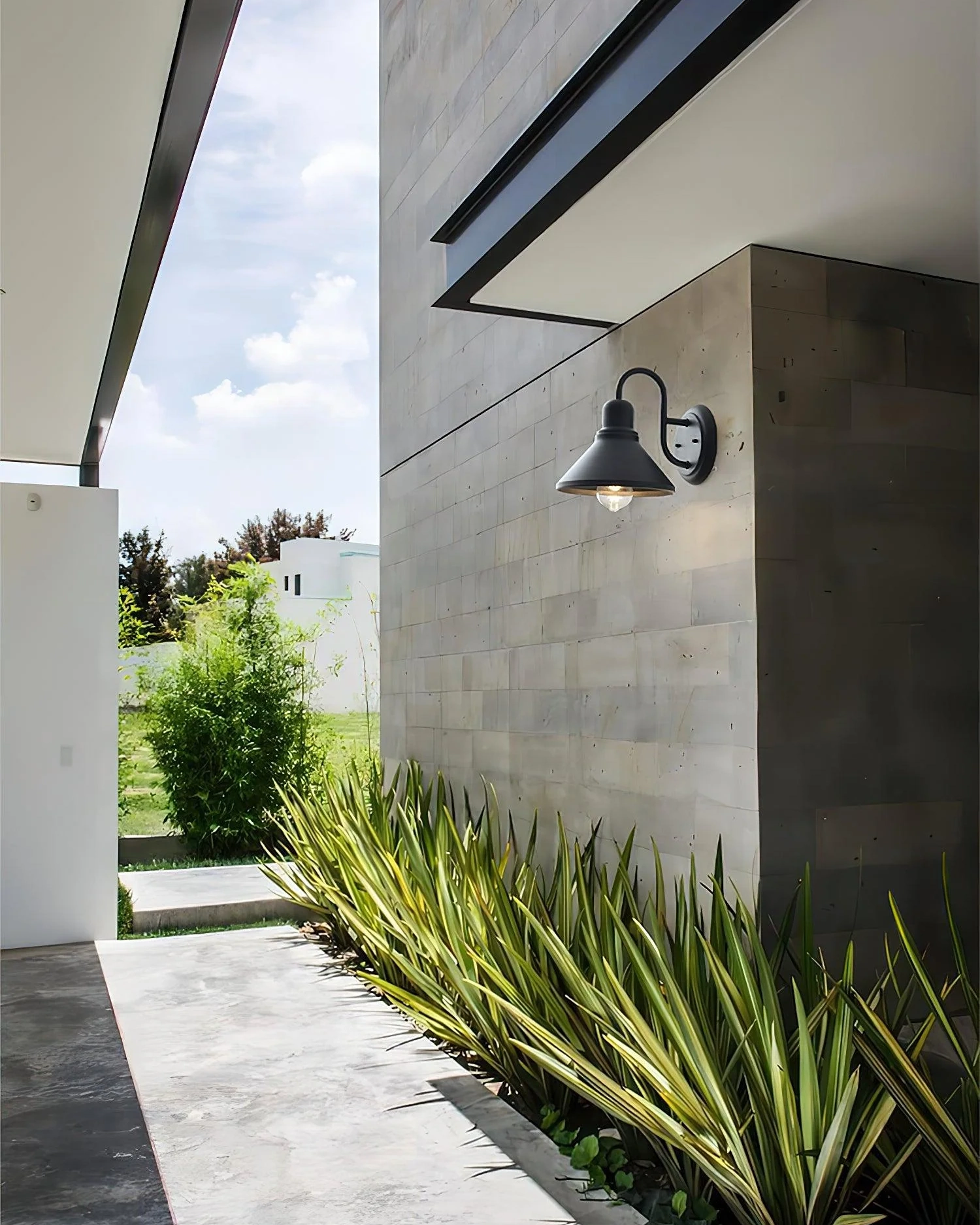 Fable Outdoor Wall Lamp