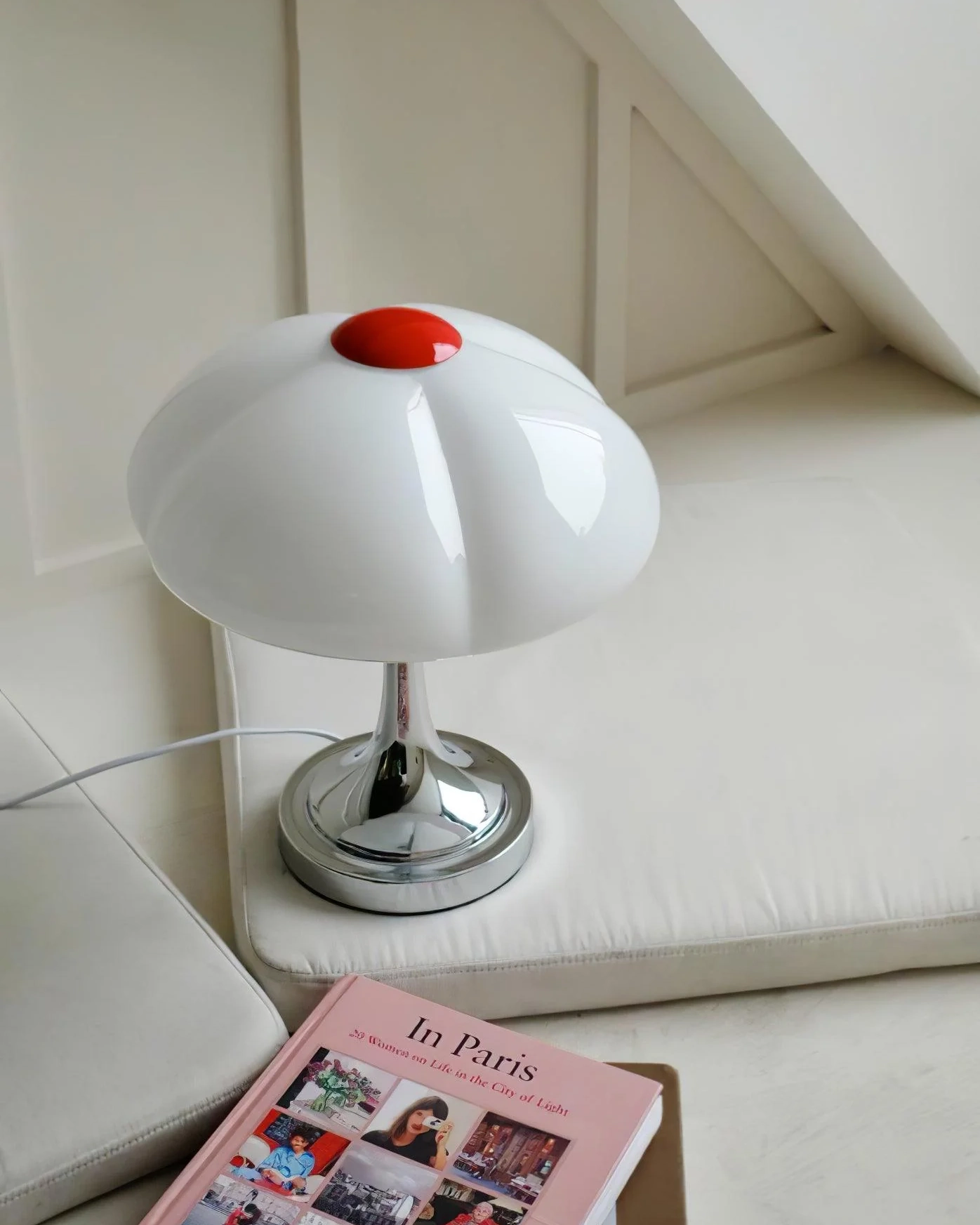 Flower Petal Table Lamp