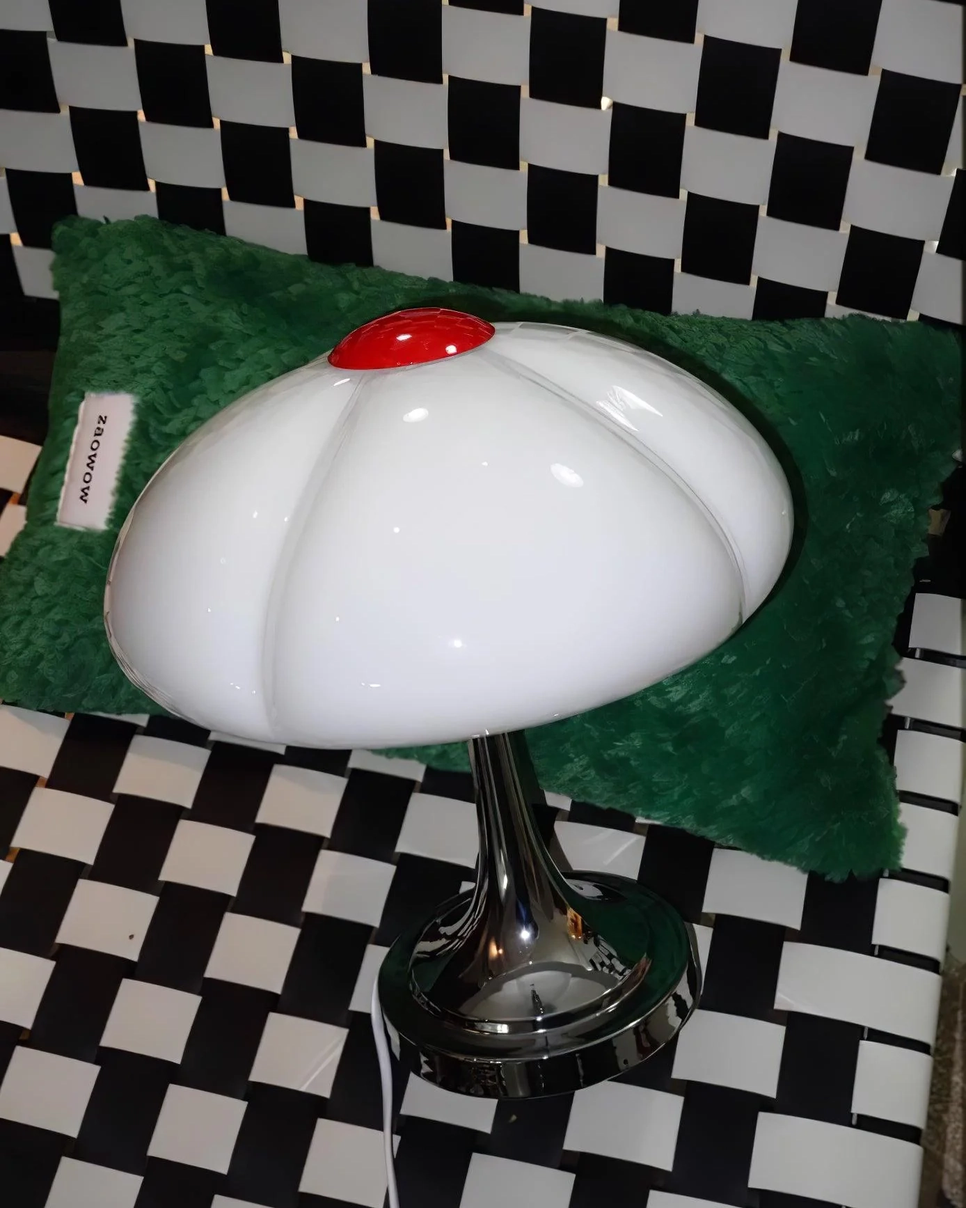 Flower Petal Table Lamp
