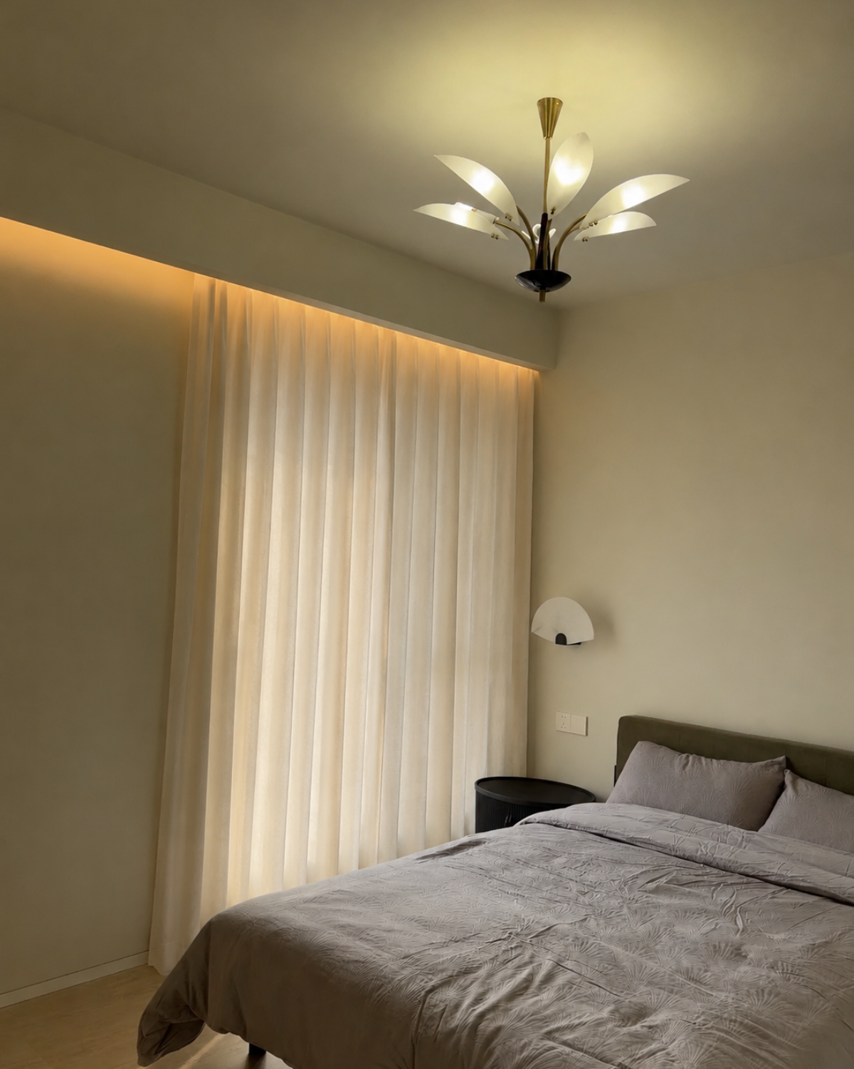 Folia Bloom Chandelier