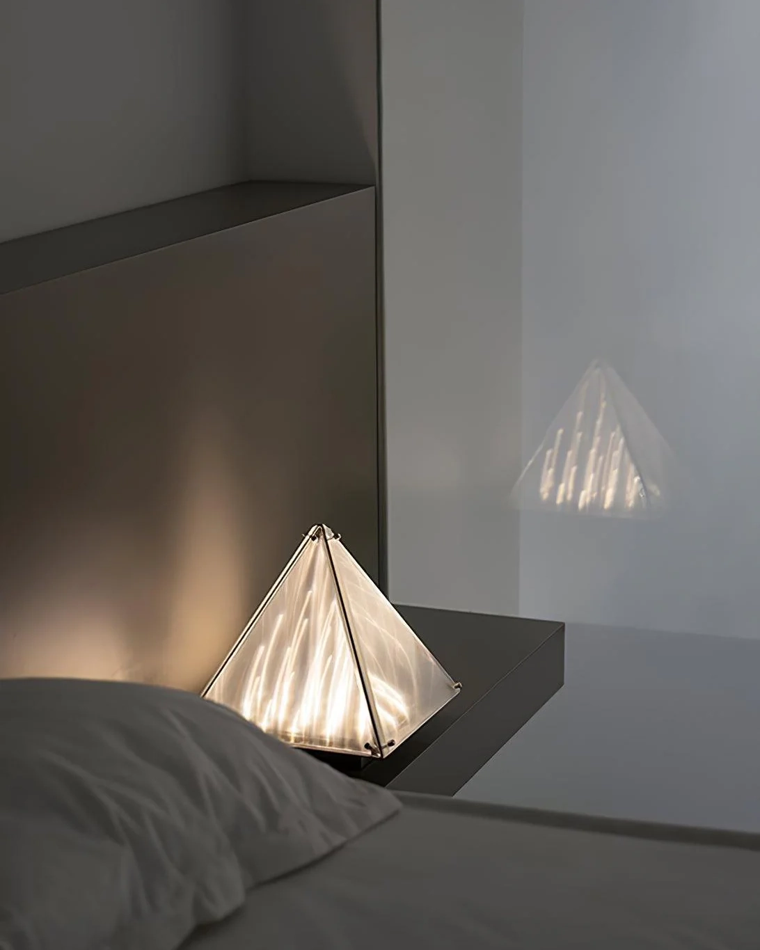 Fragment Table Lamp