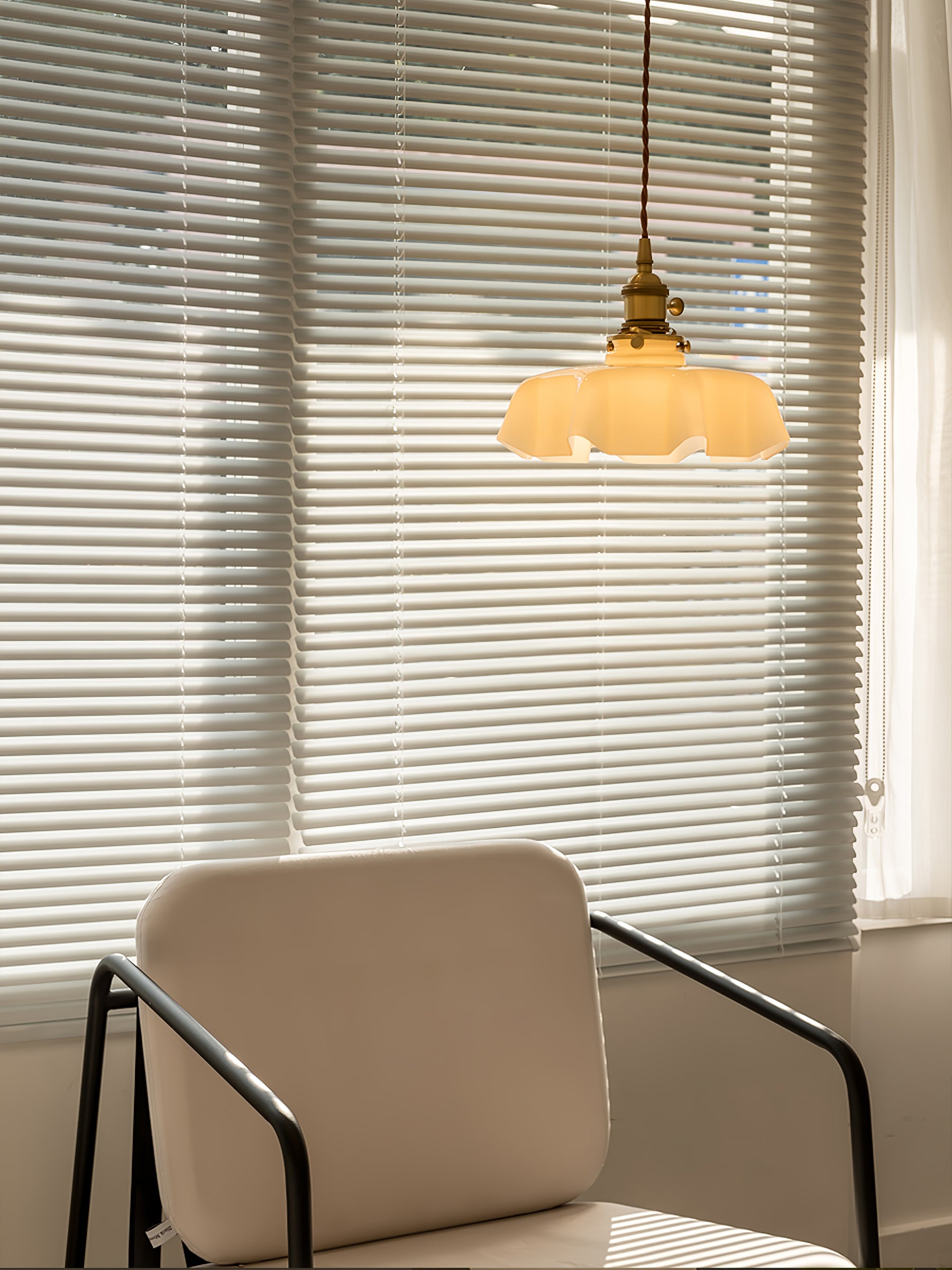 French Flower Pendant Swag Light-elegalight