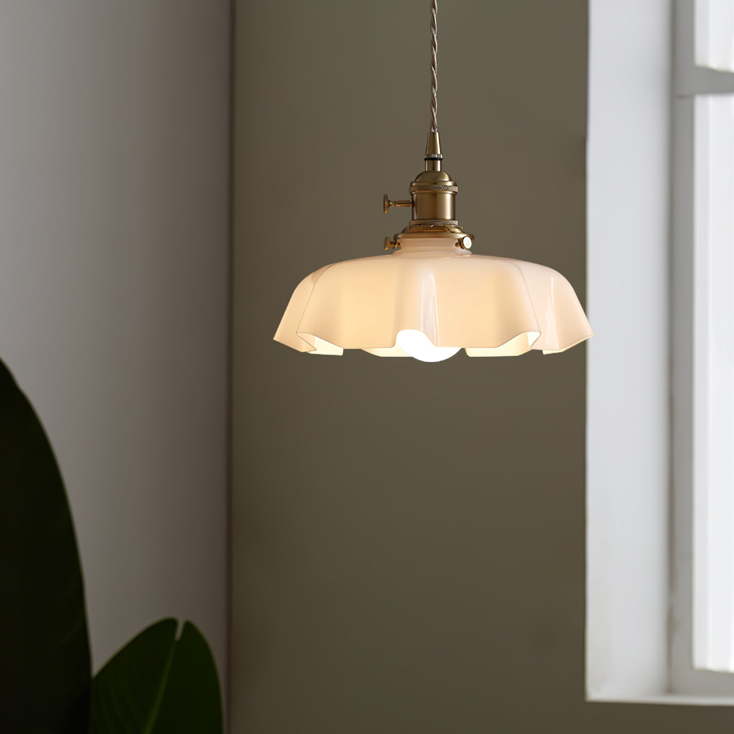 French Flower Pendant Swag Light-elegalight