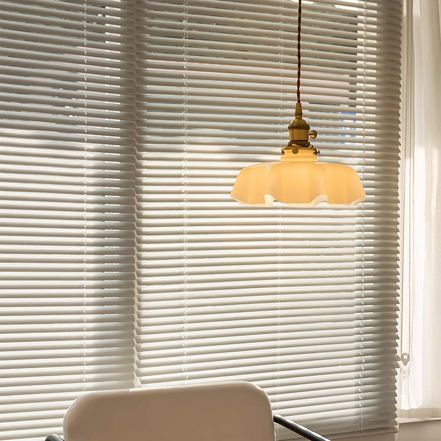 French Flower Pendant Swag Light-elegalight