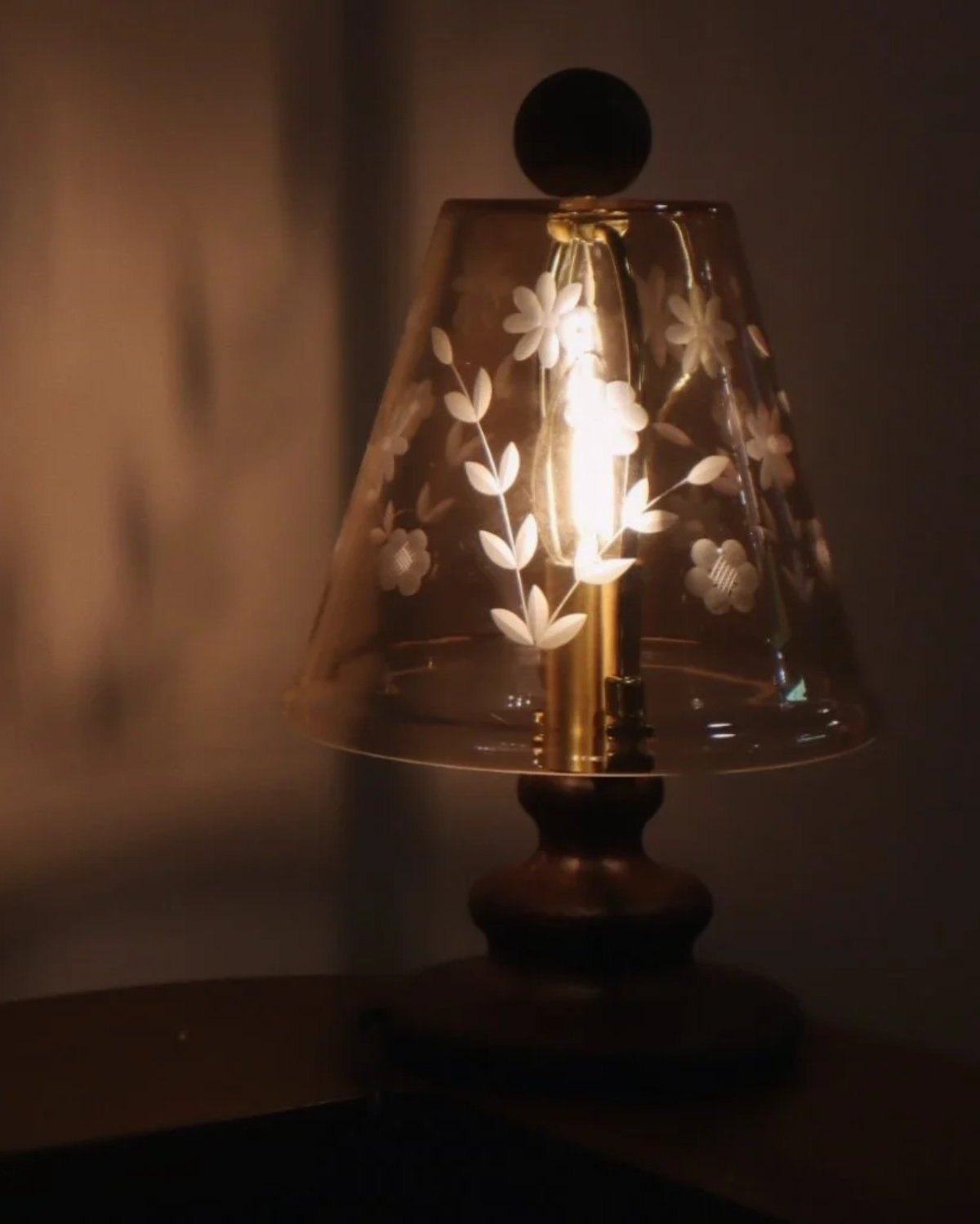 Garden Veil Glass Table Lamp