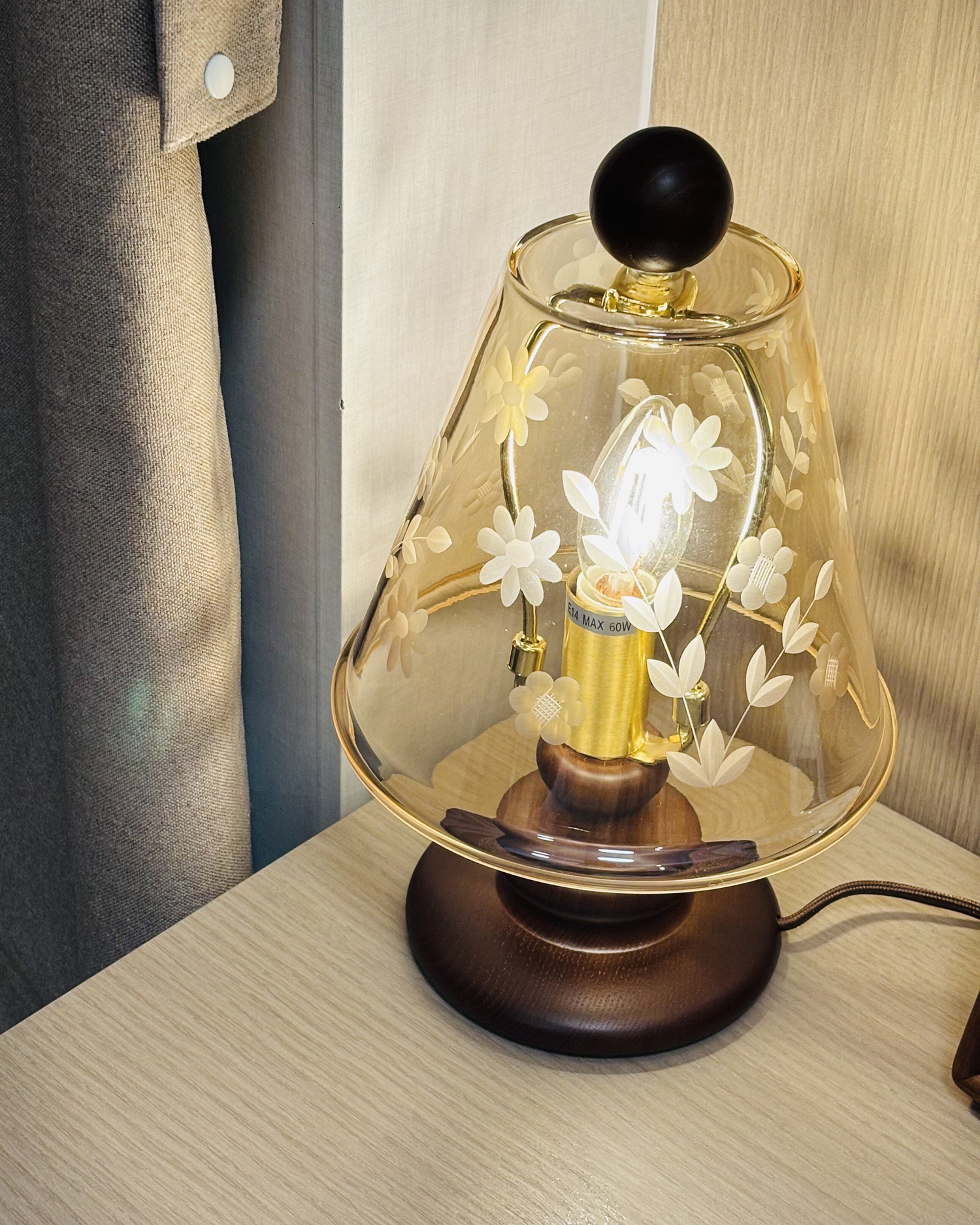 Garden Veil Glass Table Lamp