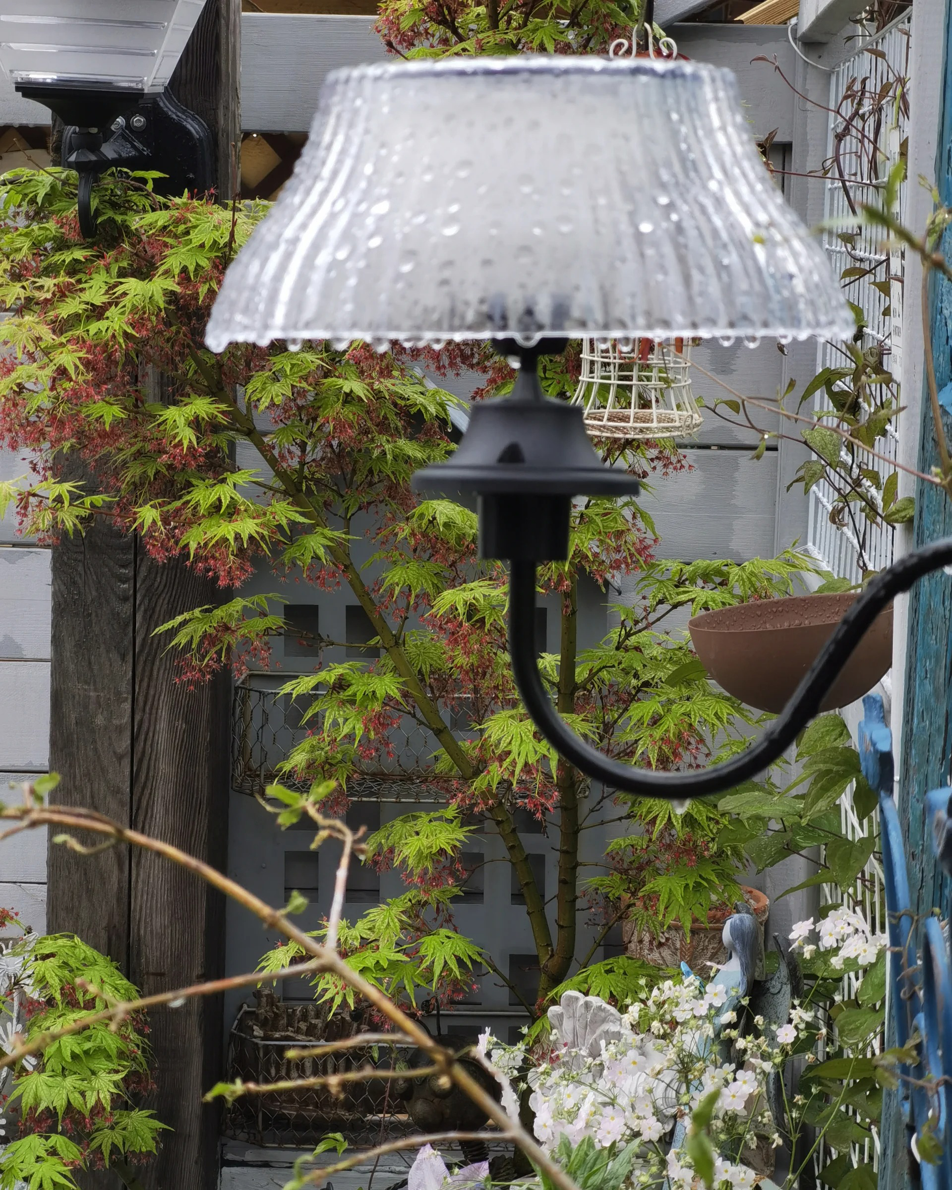 Glowberry Outdoor Wall Lamp