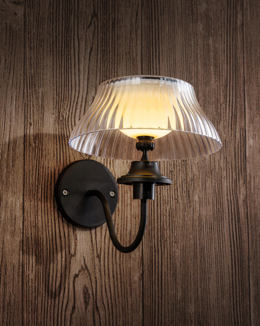 Glowberry Outdoor Wall Lamp