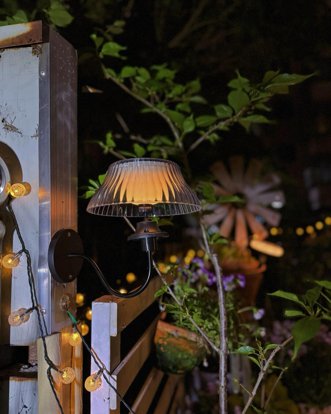 Glowberry Outdoor Wall Lamp