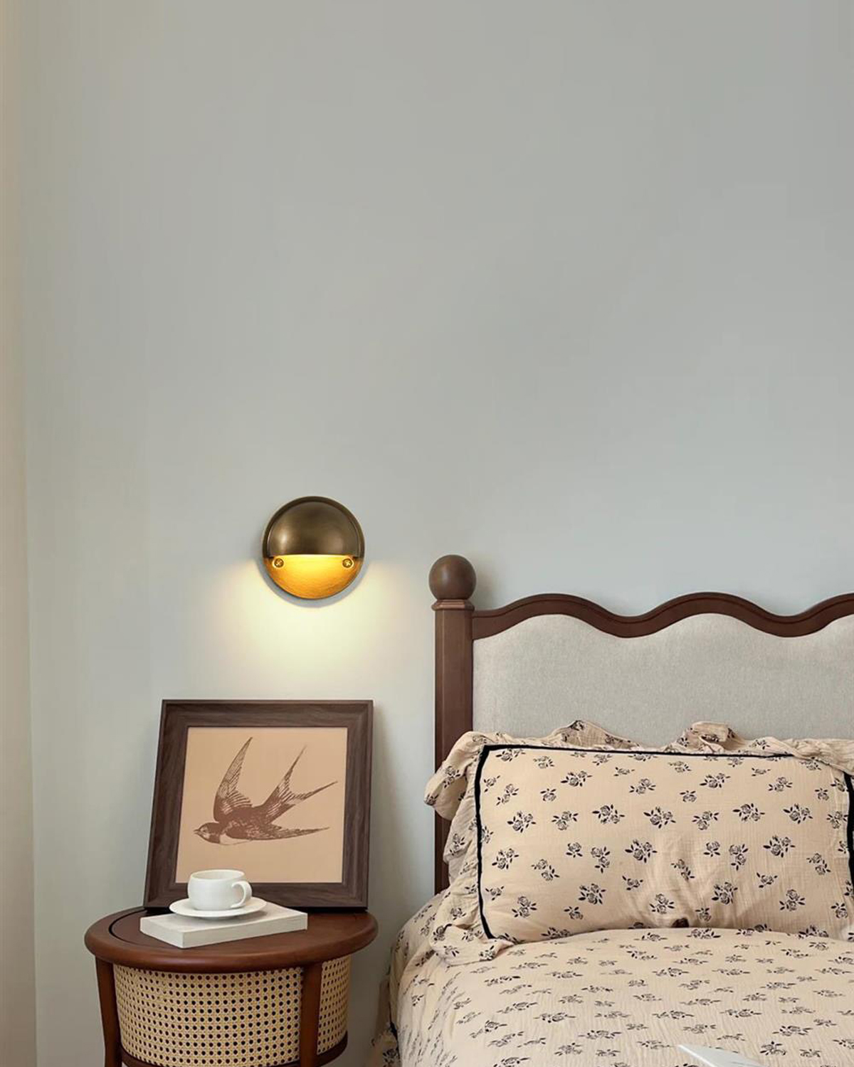 Golden Eclipse Brass Wall Light