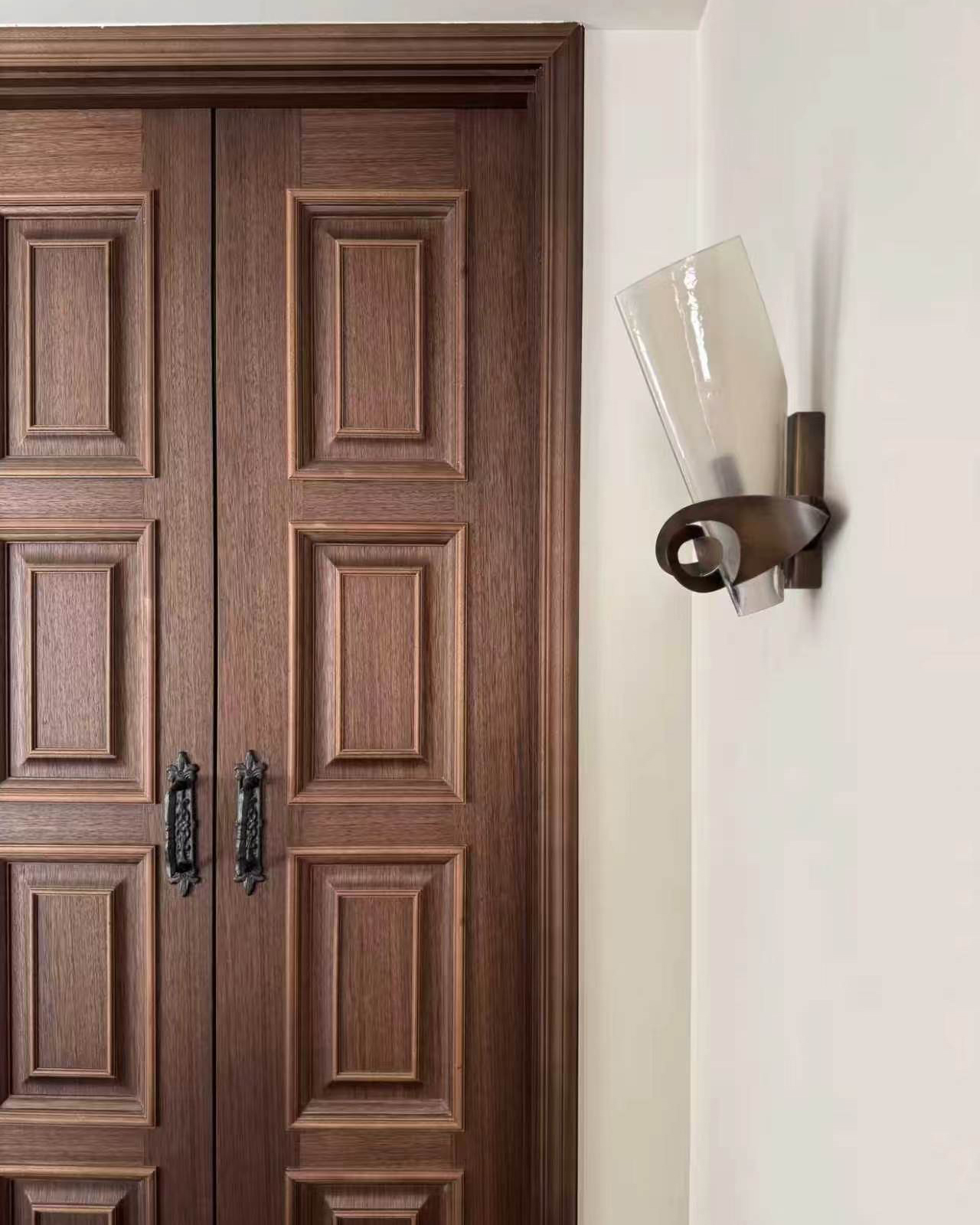 Golden Flourish Glass Wall Sconce