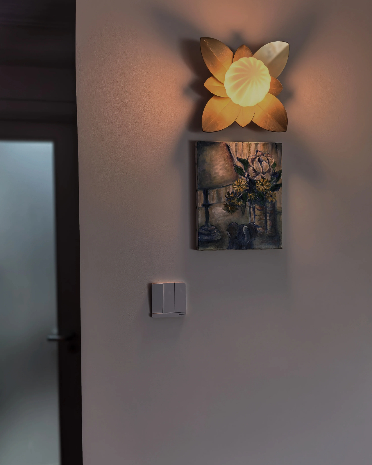 Golden Petal Wall Sconce