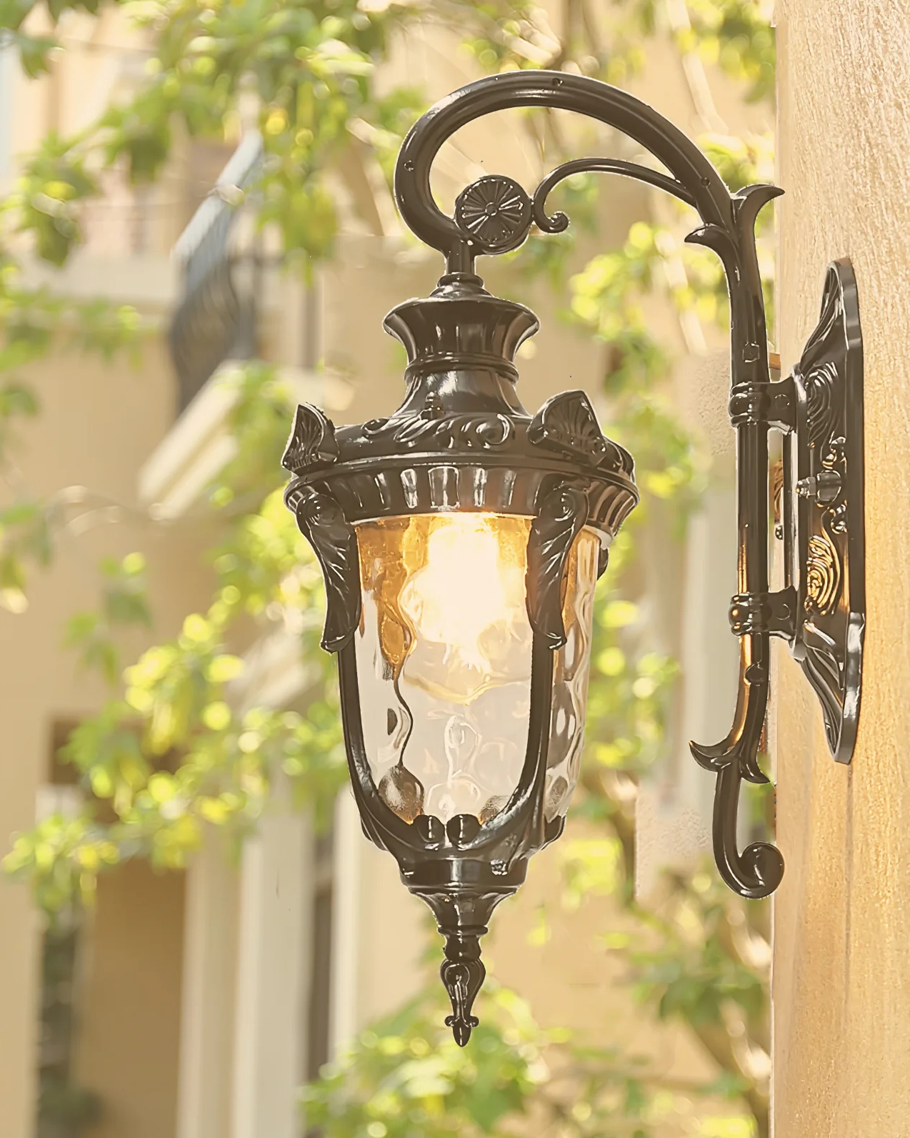 Heritage Outdoor Wall Lamp